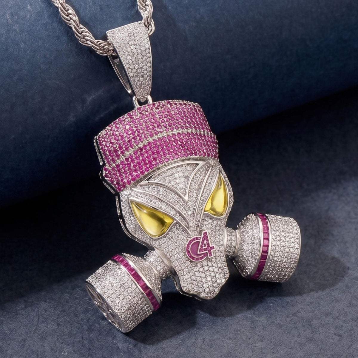 Collier masque à gaz pour homme, en cuivre serti de zircon blancs et rose, pendentif hip-hop oversize avec chaîne torsadée