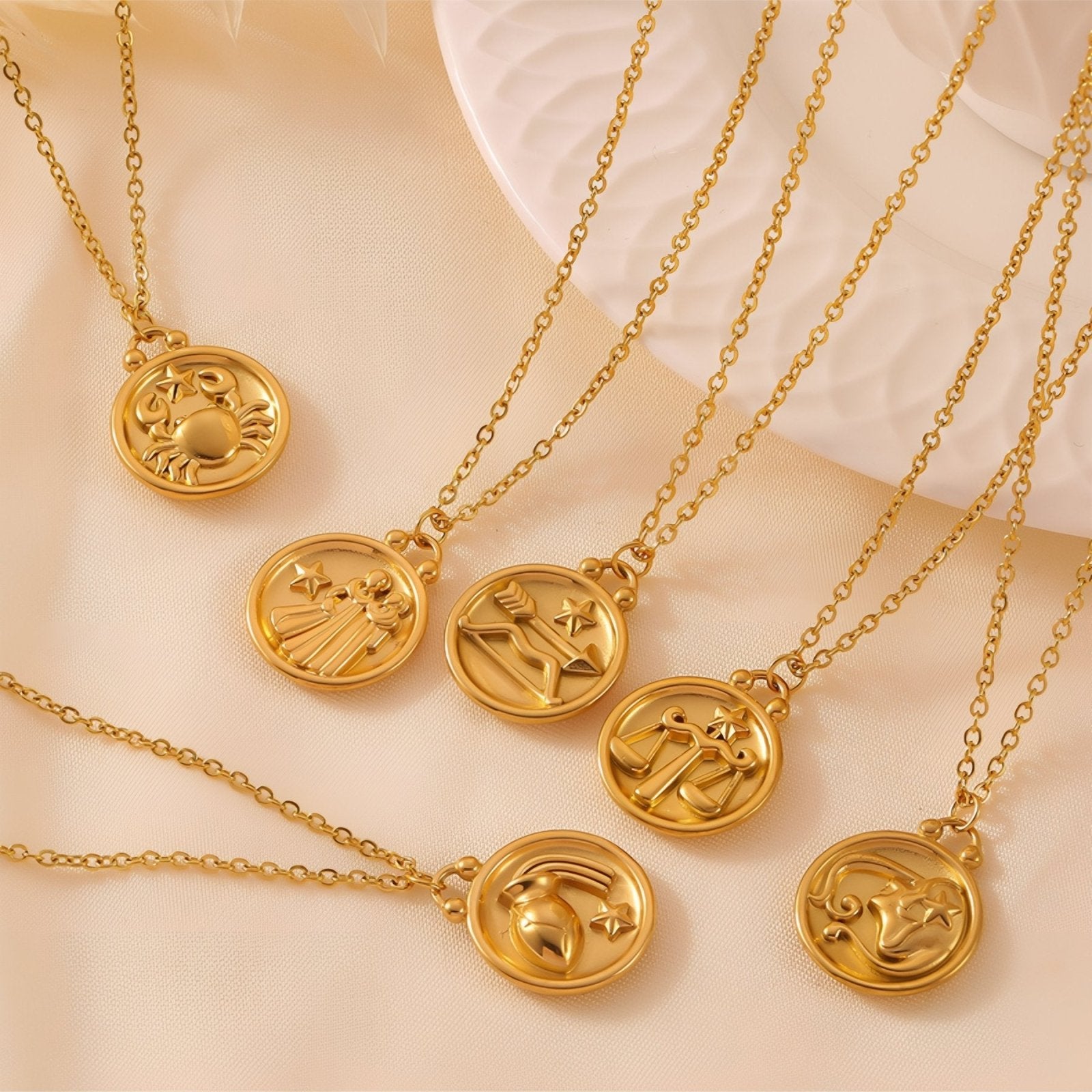 Collier médaille zodiaque réversible, signe astrologique et constellation, en acier inoxydable plaqué or 18K