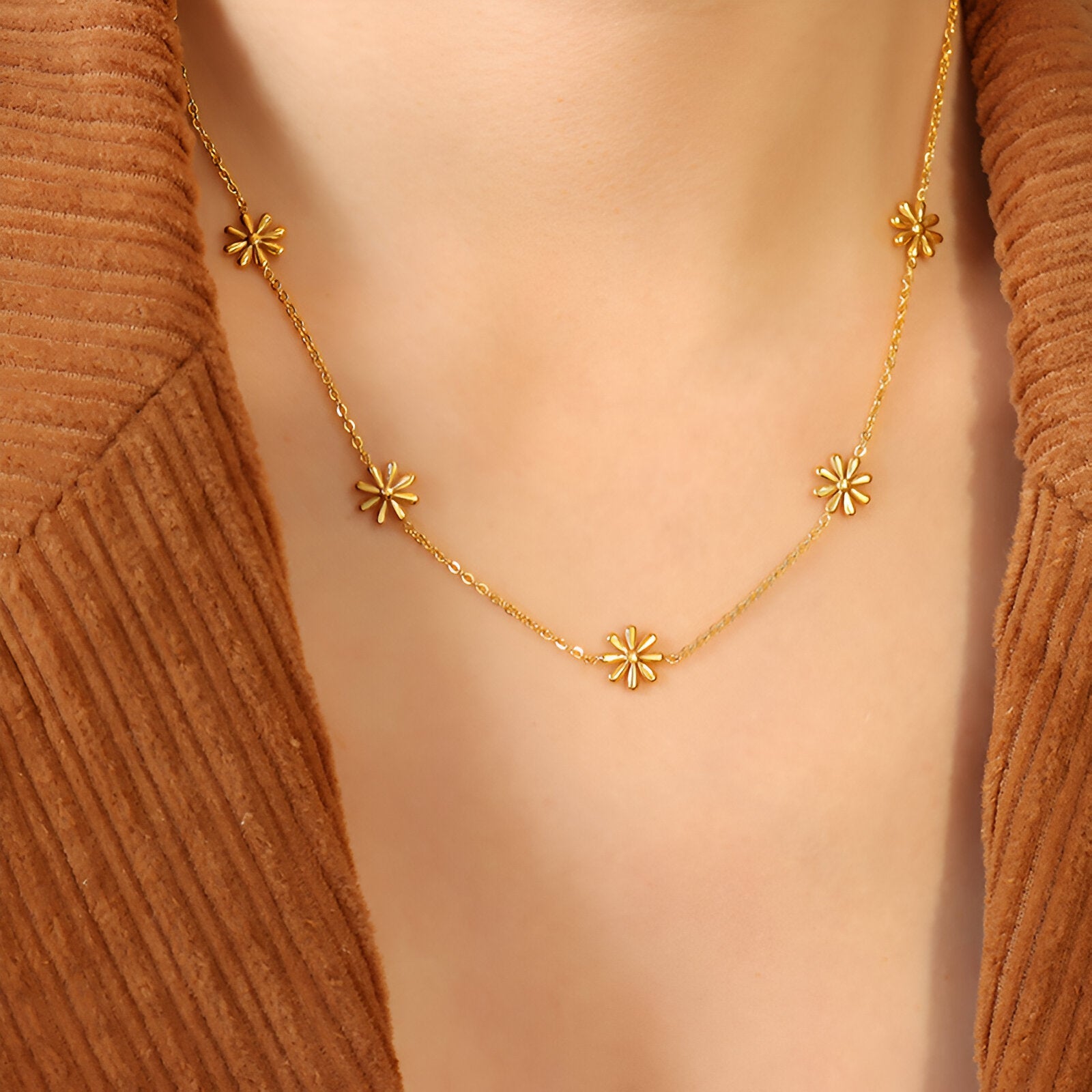Collier minimaliste à petites pâquerettes dorées, en acier inoxydable, pour femme, modèle Alba