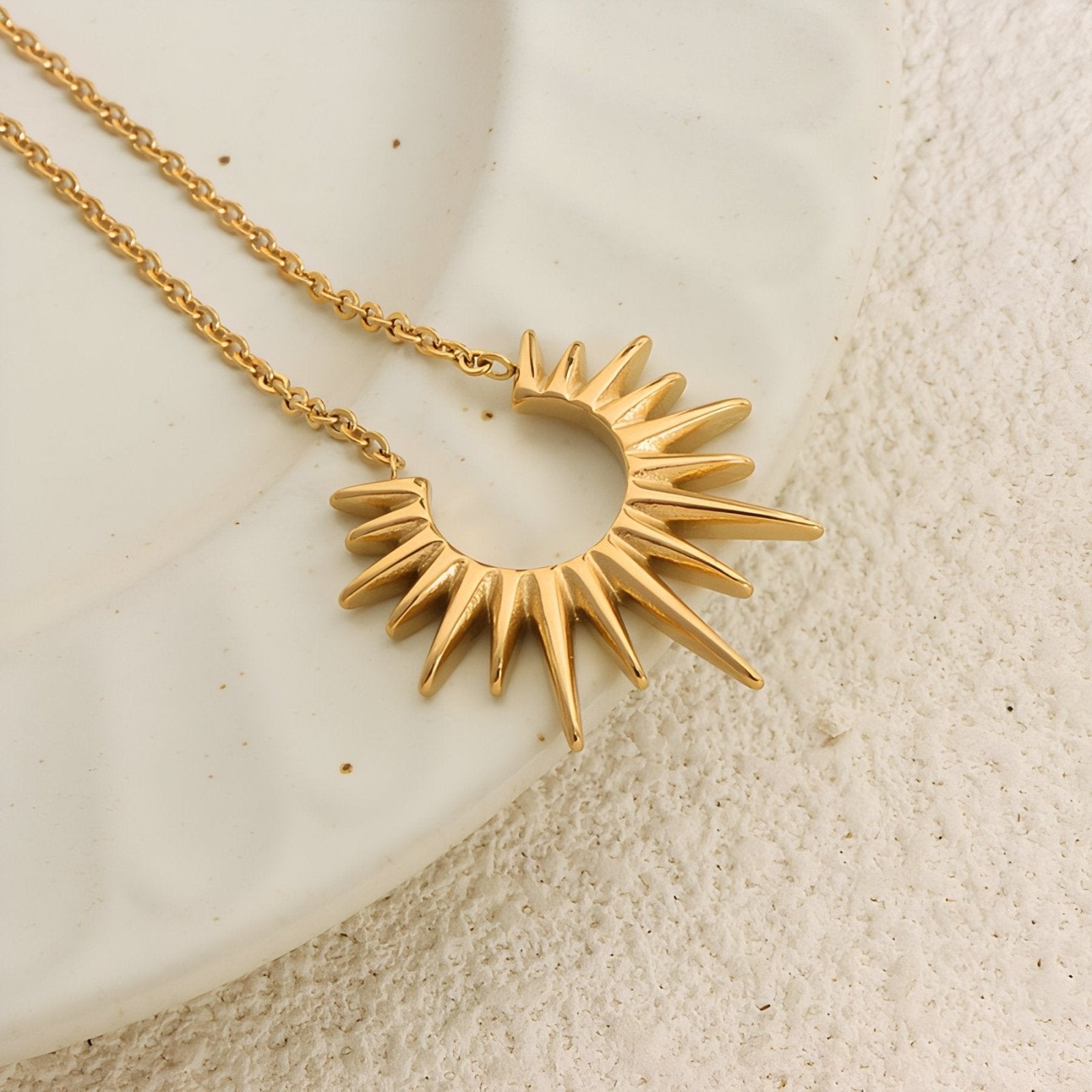 Collier minimaliste pour femme, pendentif soleil doré, en acier inoxydable