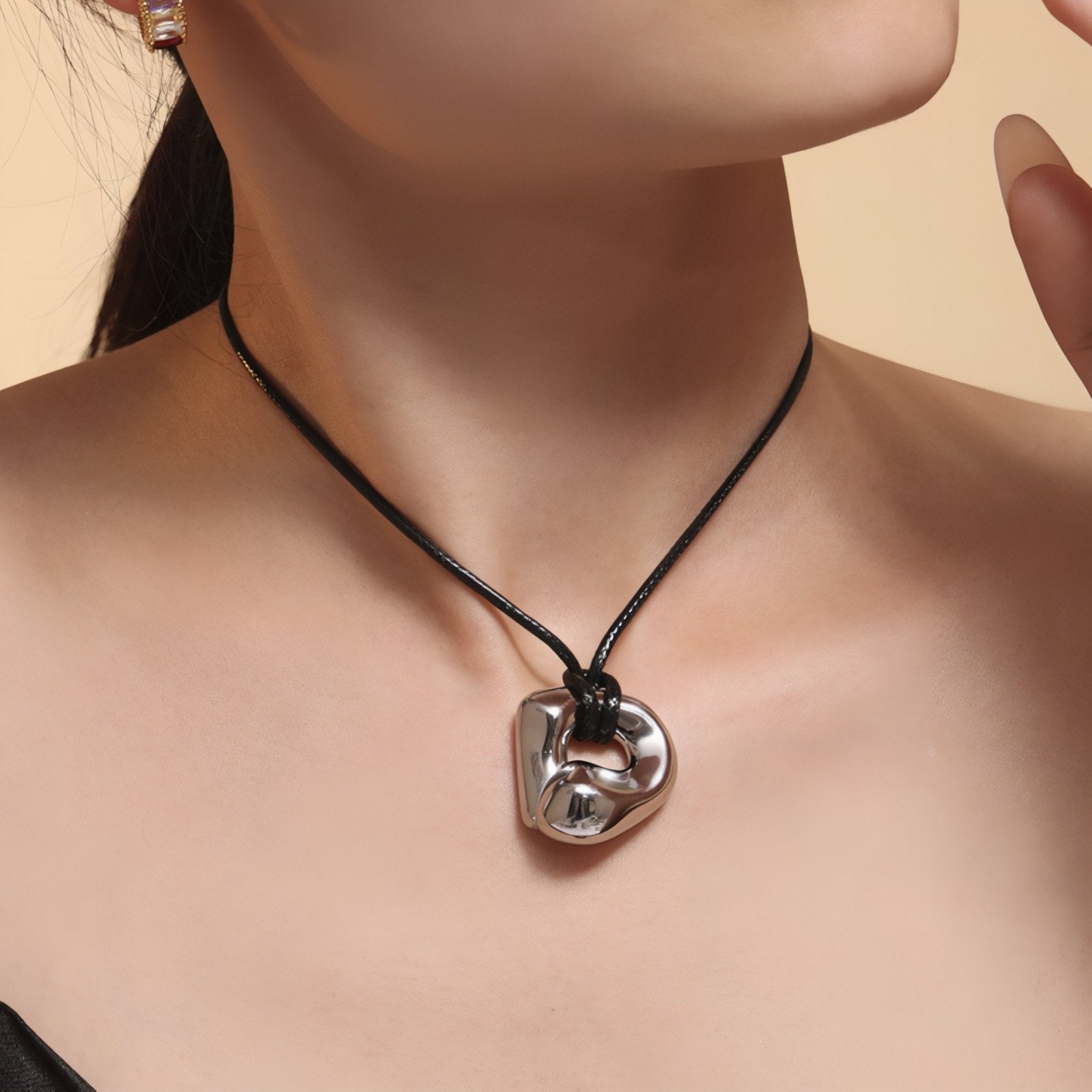 Collier moderne pour femme, avec pendentif géométrique, en acier inoxydable, cordon ajustable