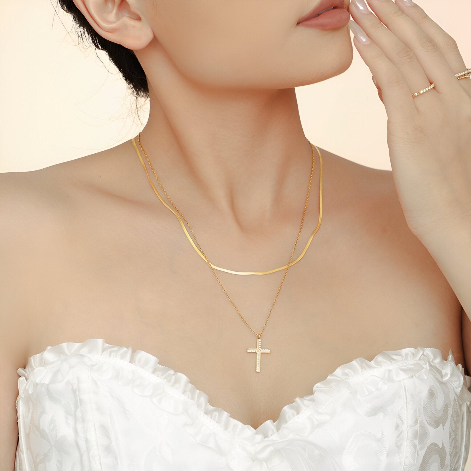 Collier multi rangs croix pour femme, pendentif zircon, chaîne ajustable 42–47 cm, modèle Myriam