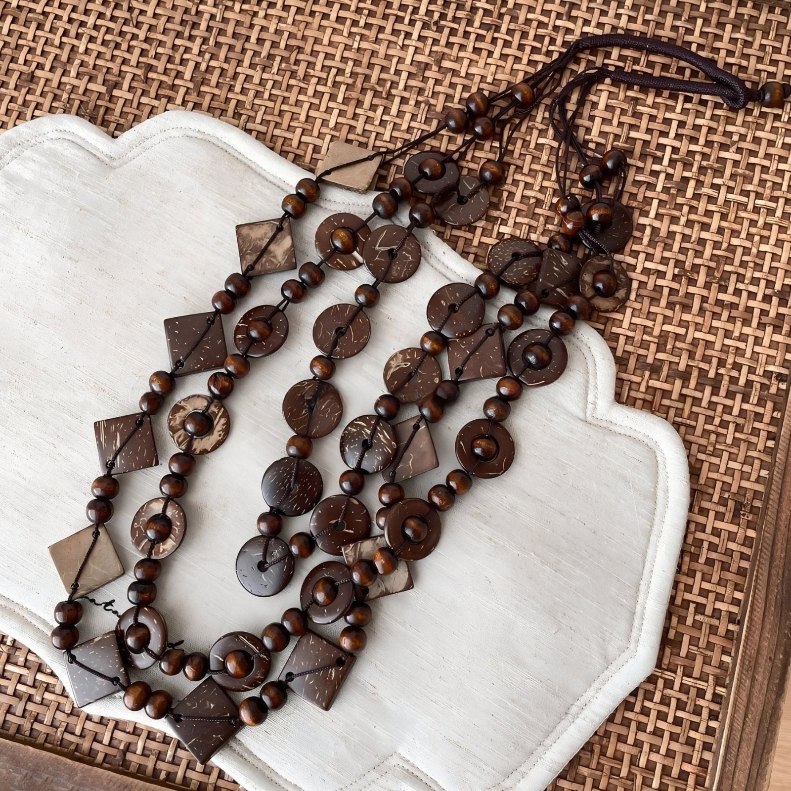 Collier multi - rangs pour femme en perles de noix de coco, cordon ajustable, style bohème