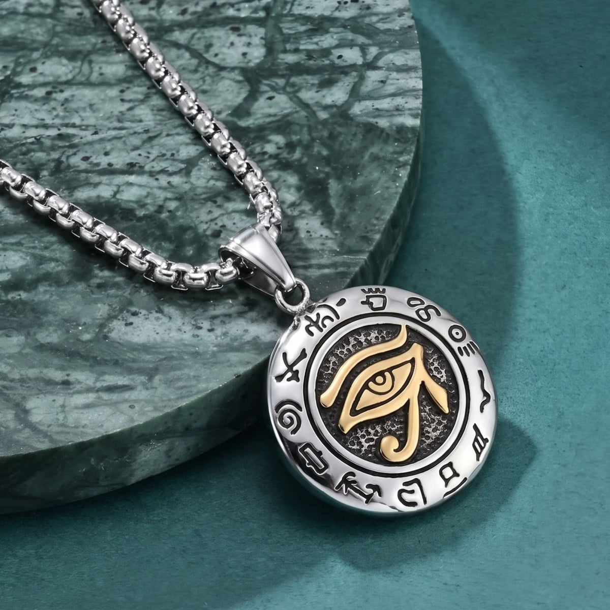 Collier Œil d’Horus pour homme, en acier inoxydable, pendentif égyptien avec hiéroglyphes gravés