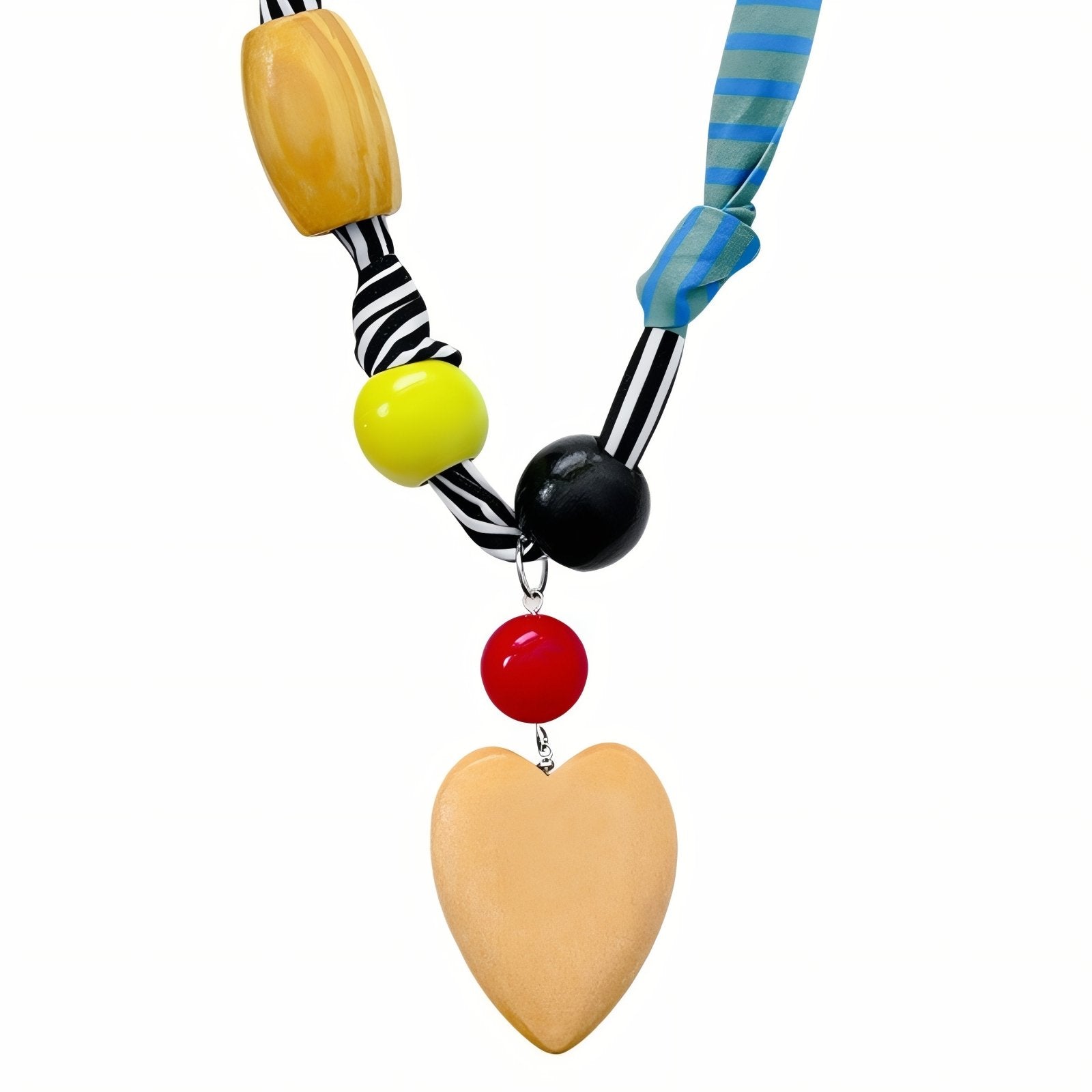 Collier original pour femme en tissu noué et bois naturel, avec pendentif cœur, style bohème