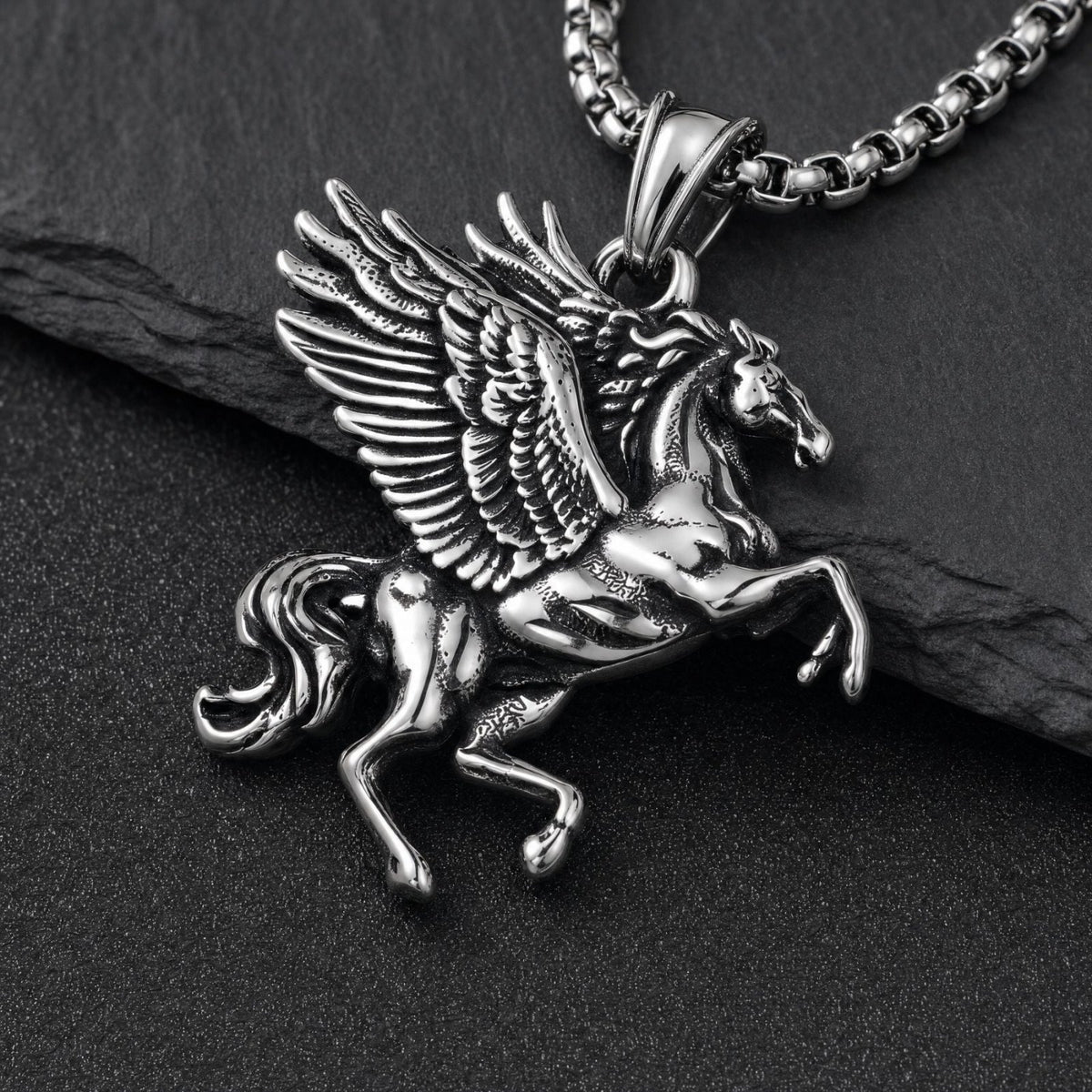 Collier Pégase pour homme, en acier inoxydable, pendentif cheval ailé sculpté au style mythologique