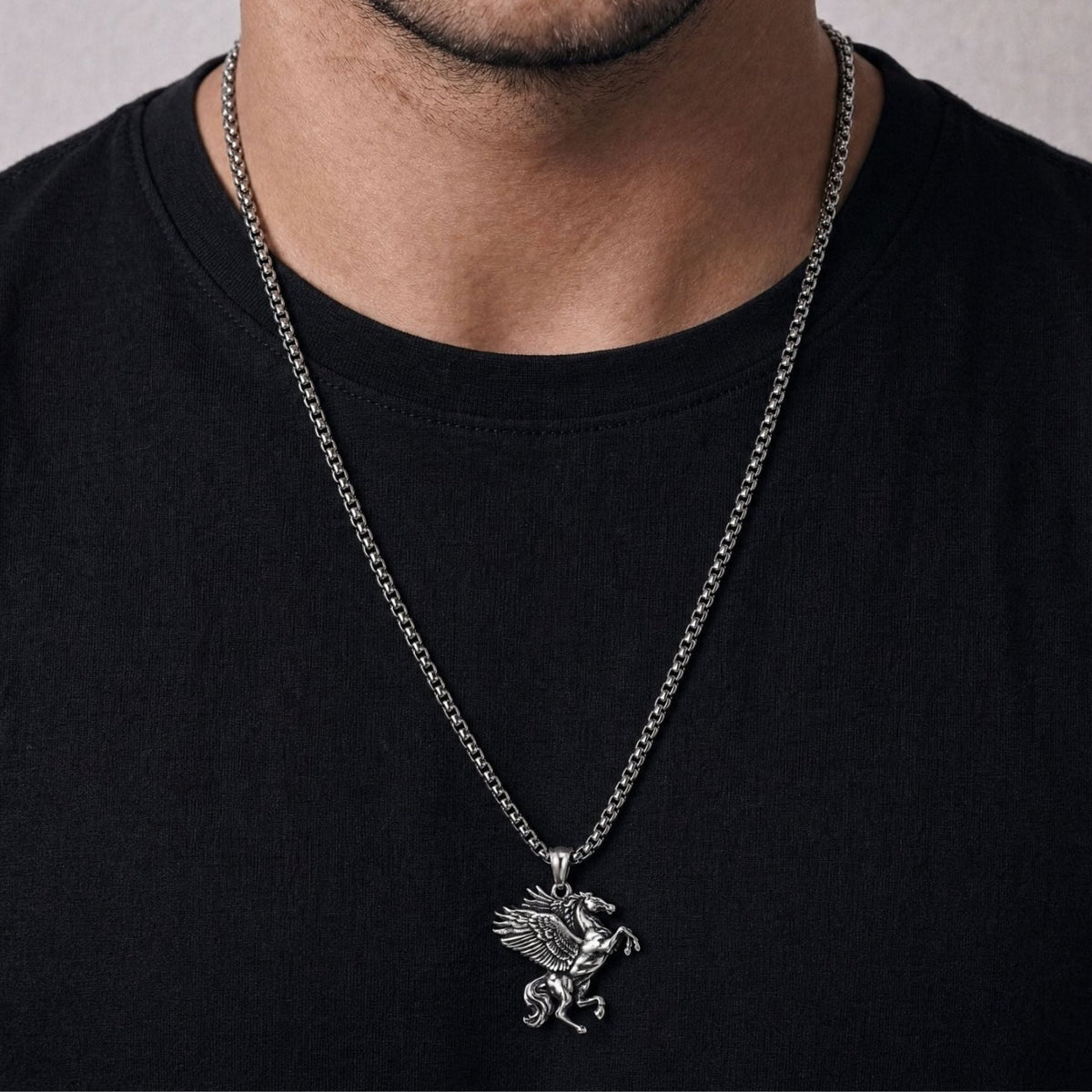 Collier Pégase pour homme, en acier inoxydable, pendentif cheval ailé sculpté au style mythologique