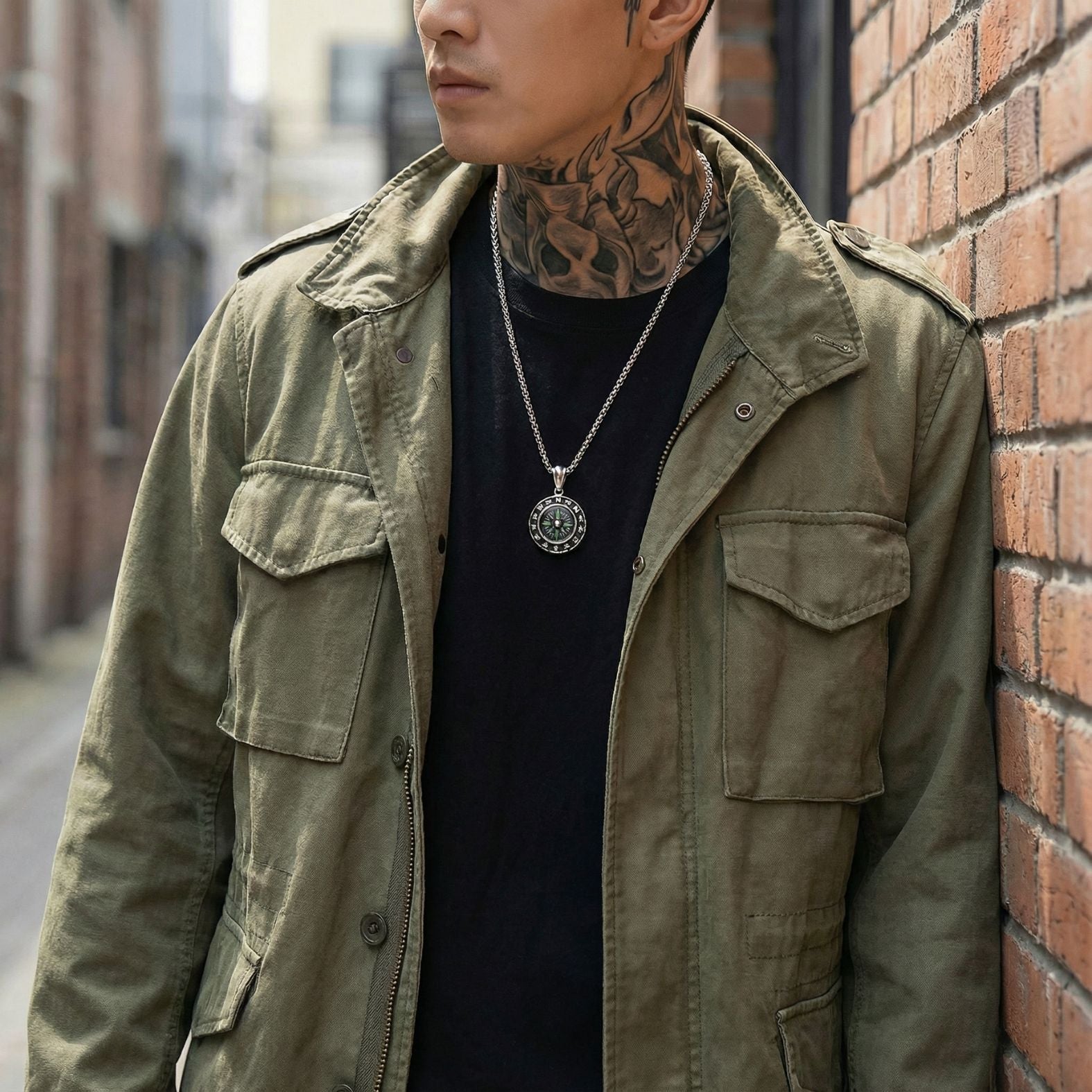 Collier pendentif boussole décorée crânes pour homme, en acier inoxydable, look urbain