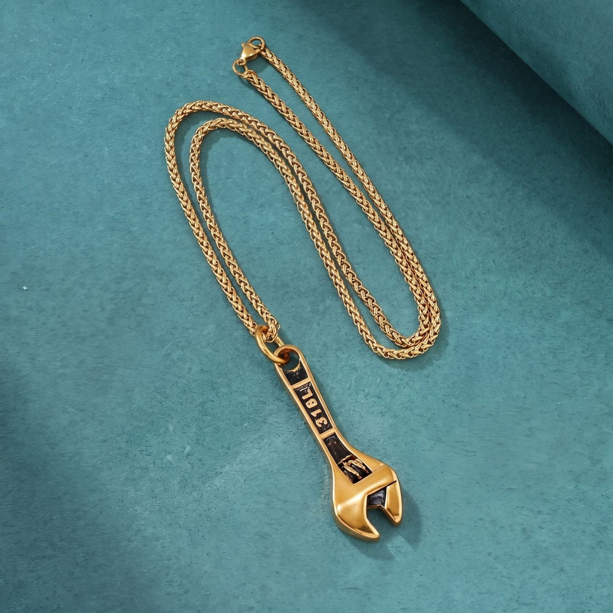 Collier pendentif clé à molette pour homme, en acier inoxydable doré, design retro