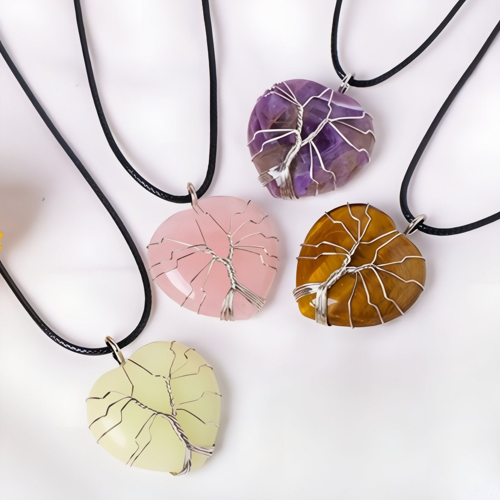 Collier pendentif cœur en pierre naturelle, orné d'un arbre de vie, avec cordon noir