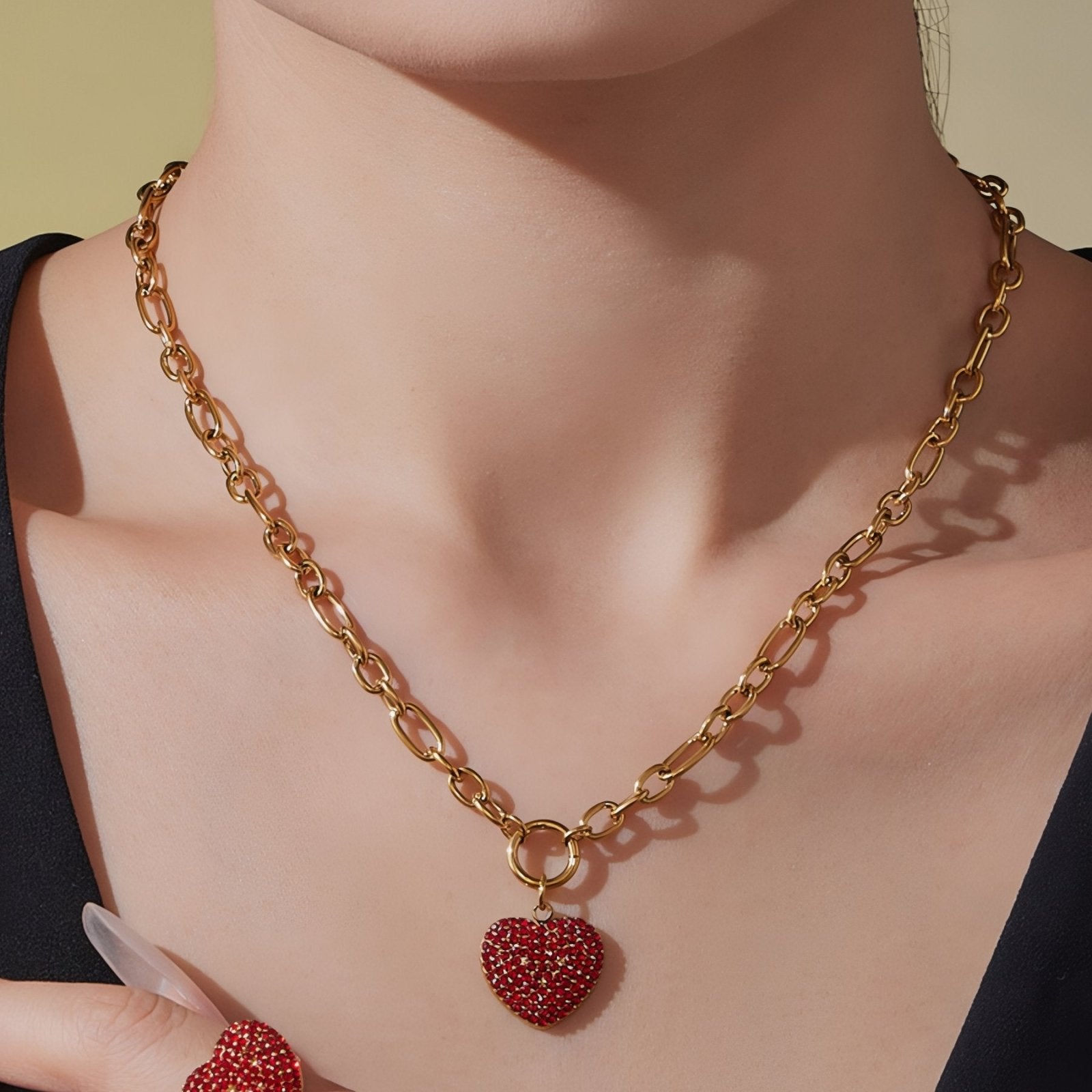 Collier pendentif cœur pavé de zircon, chaîne maillons larges, en acier inoxydable plaqué or 18K