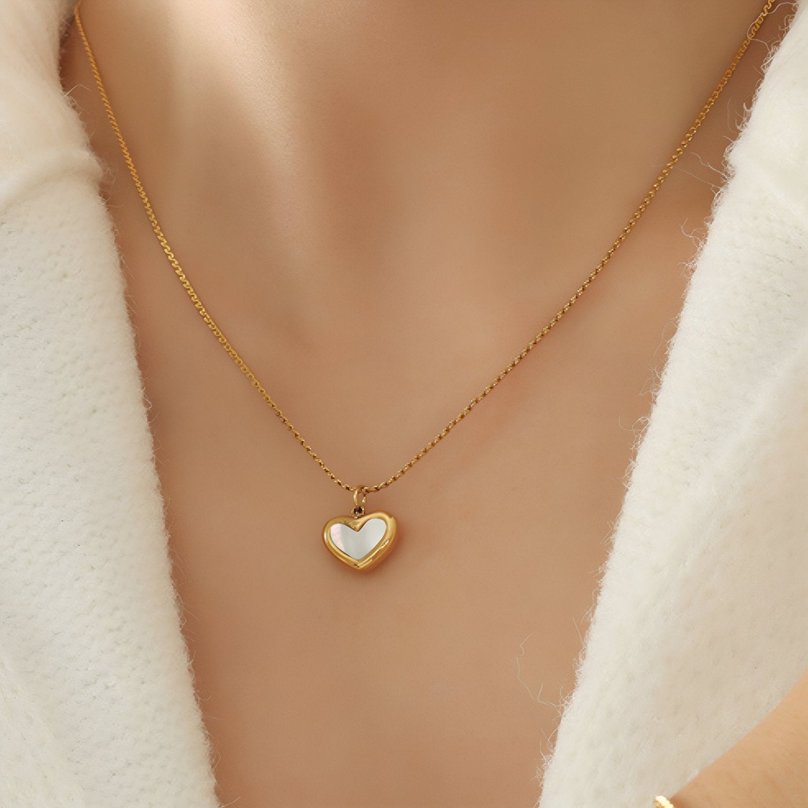 Collier pendentif cœur pour femme, avec nacre, en acier inoxydable