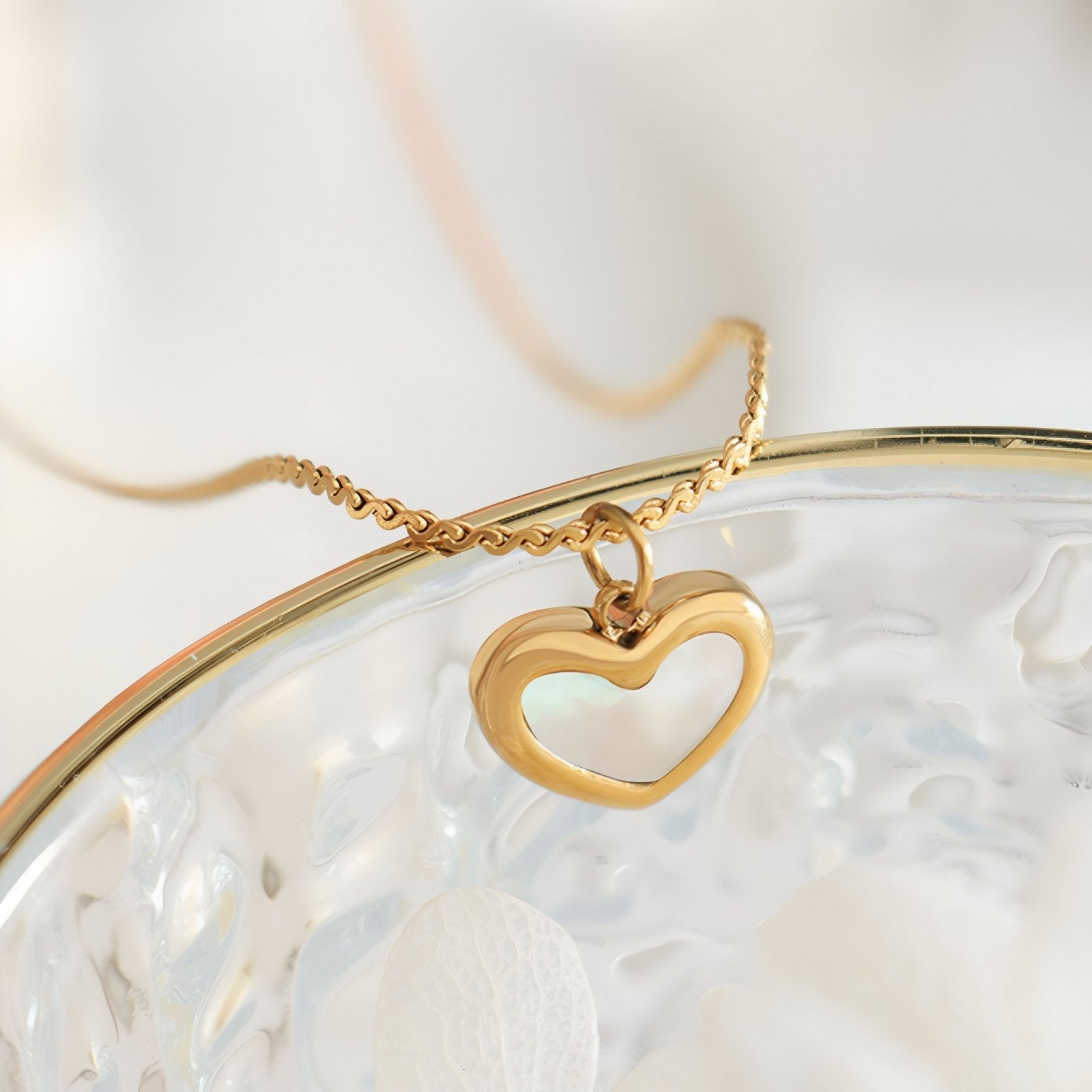 Collier pendentif cœur pour femme, avec nacre, en acier inoxydable