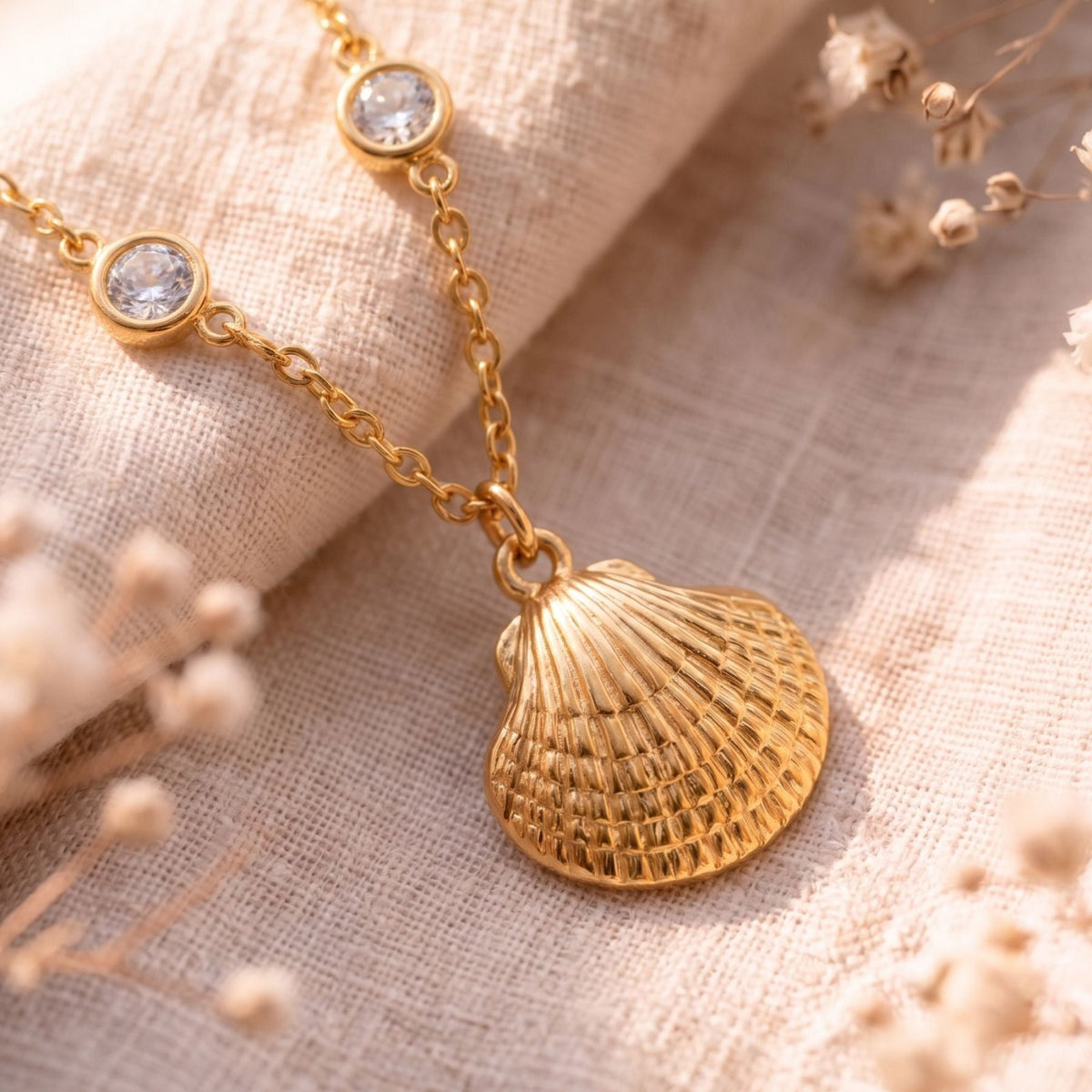 Collier pendentif coquillage pour femme, en acier inoxydable doré, chaîne fine élégante avec zircons