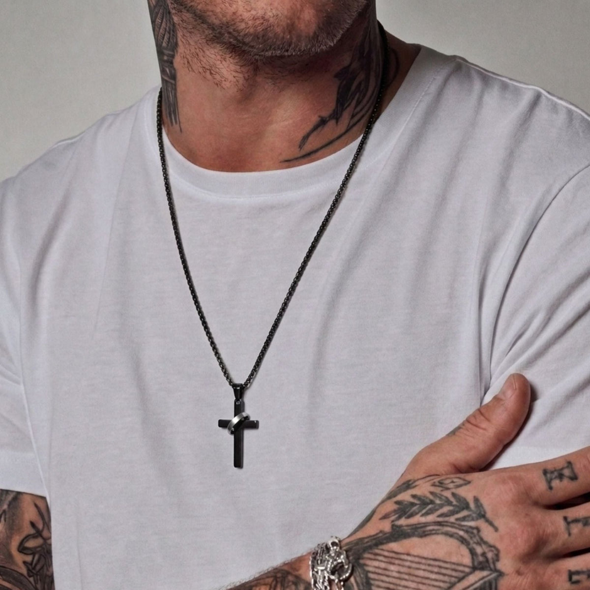 Collier pendentif croix avec anneau pour homme, en acier inoxydable noir, style moderne