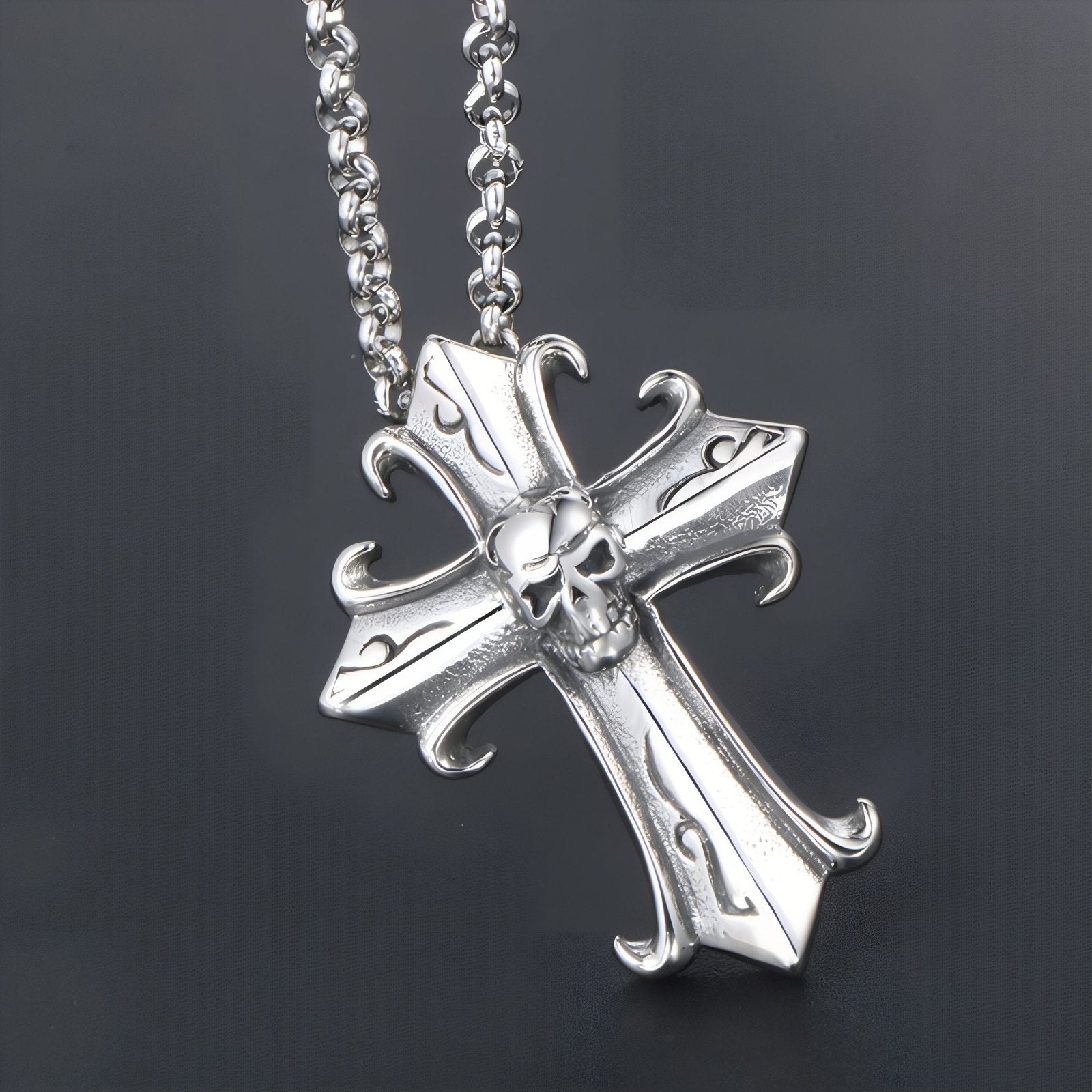 Collier pendentif croix tête de mort, avec maille forçat, en acier inoxydable, style rock