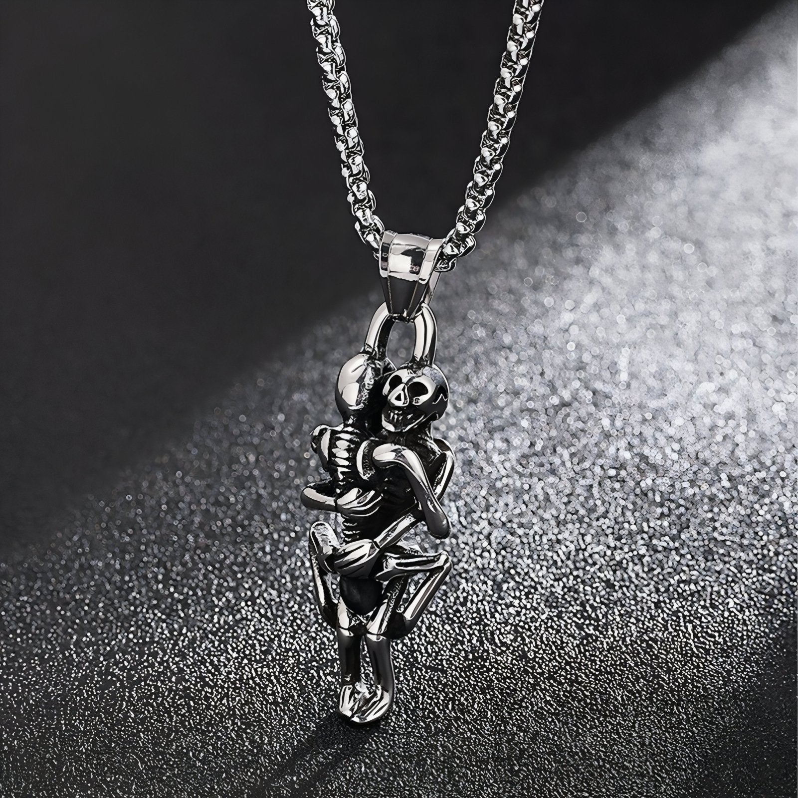 Collier pendentif double squelette enlacé pour homme, en acier inoxydable, style rock gothique