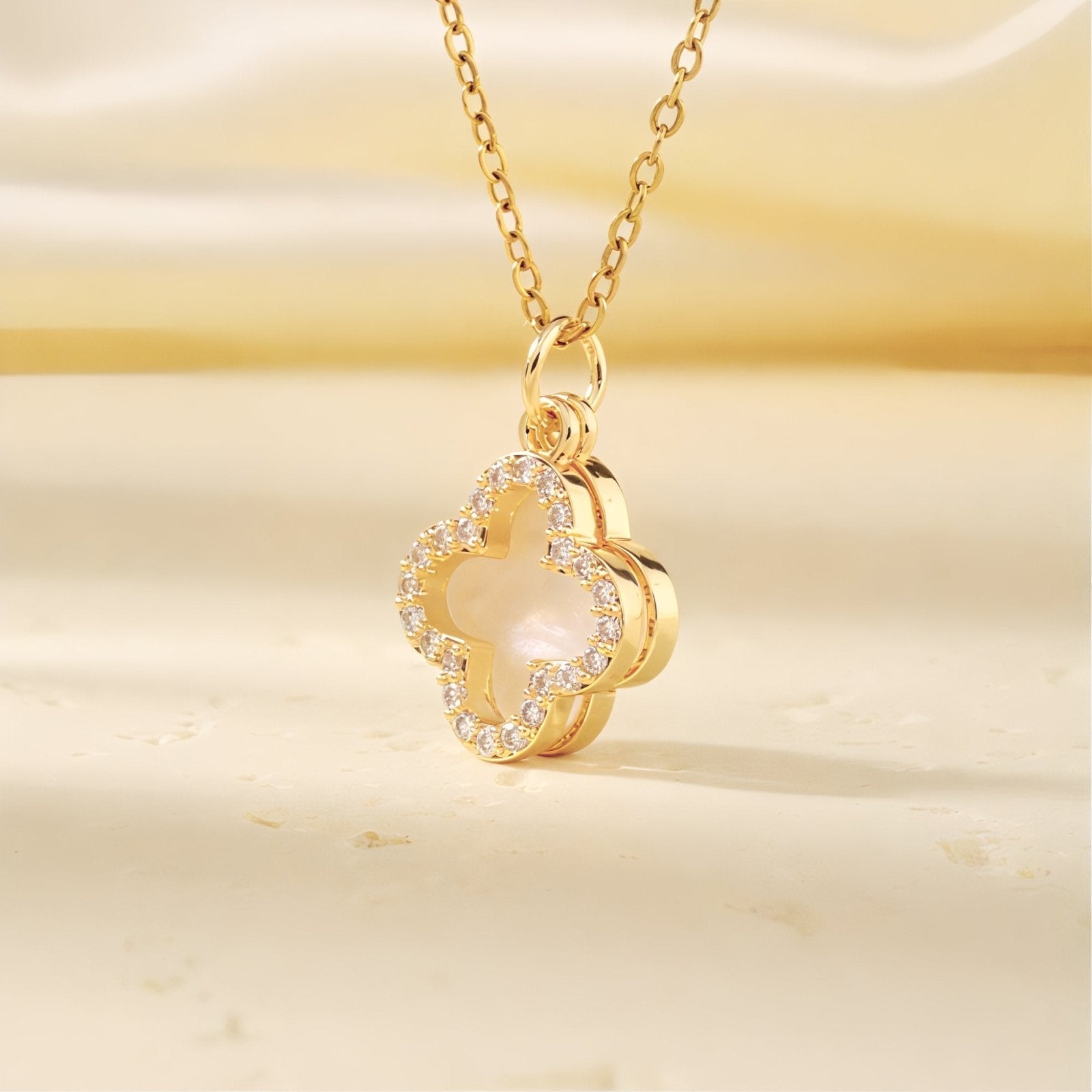 Collier pendentif double trèfles, acier inoxydable doré, blanc ou noir, modèle Kamila