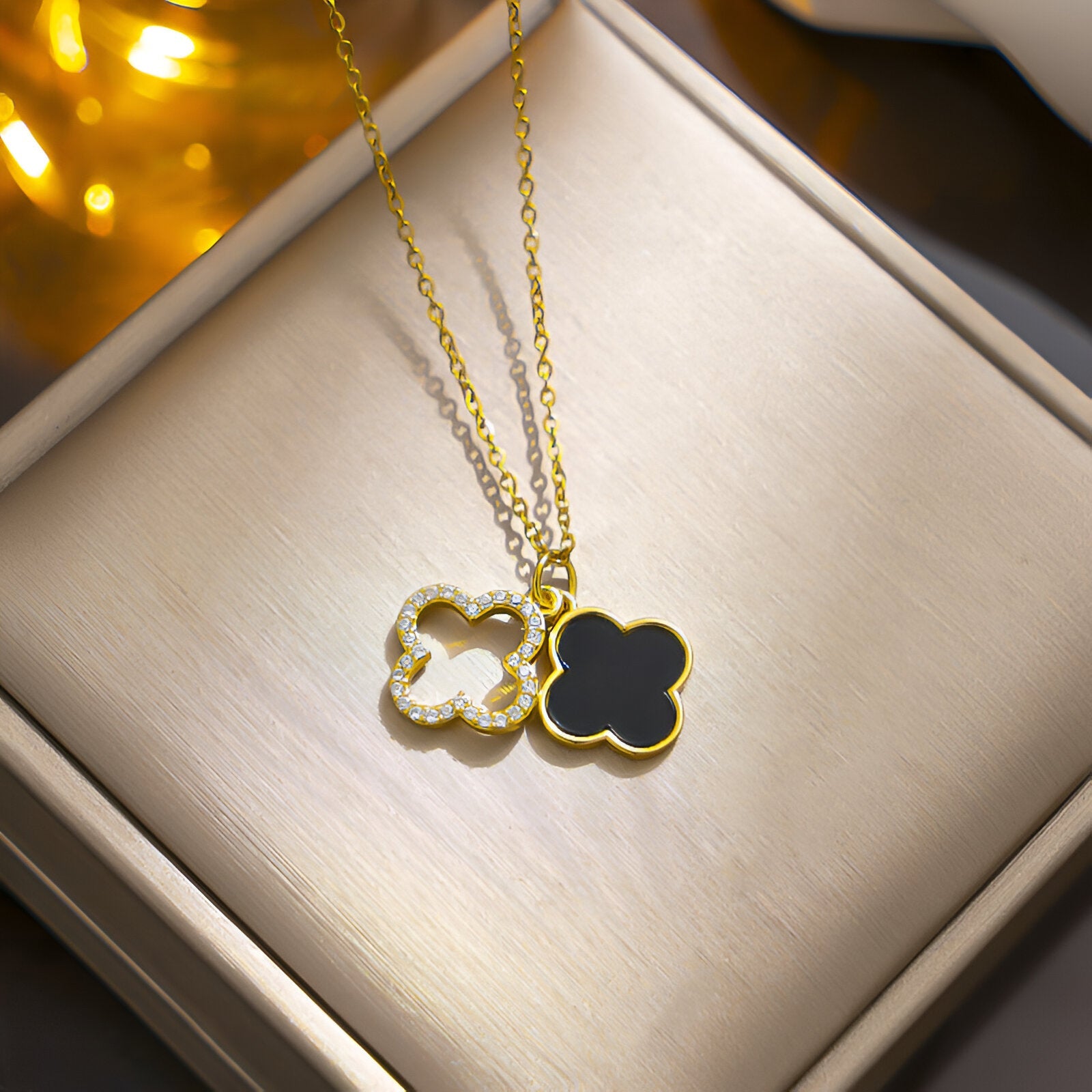 Collier pendentif double trèfles, acier inoxydable doré, blanc ou noir, modèle Kamila