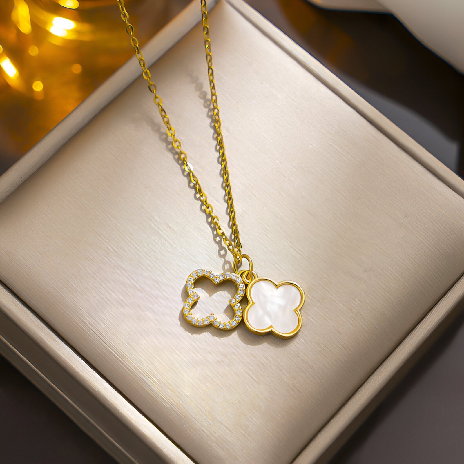 Collier pendentif double trèfles, acier inoxydable doré, blanc ou noir, modèle Kamila
