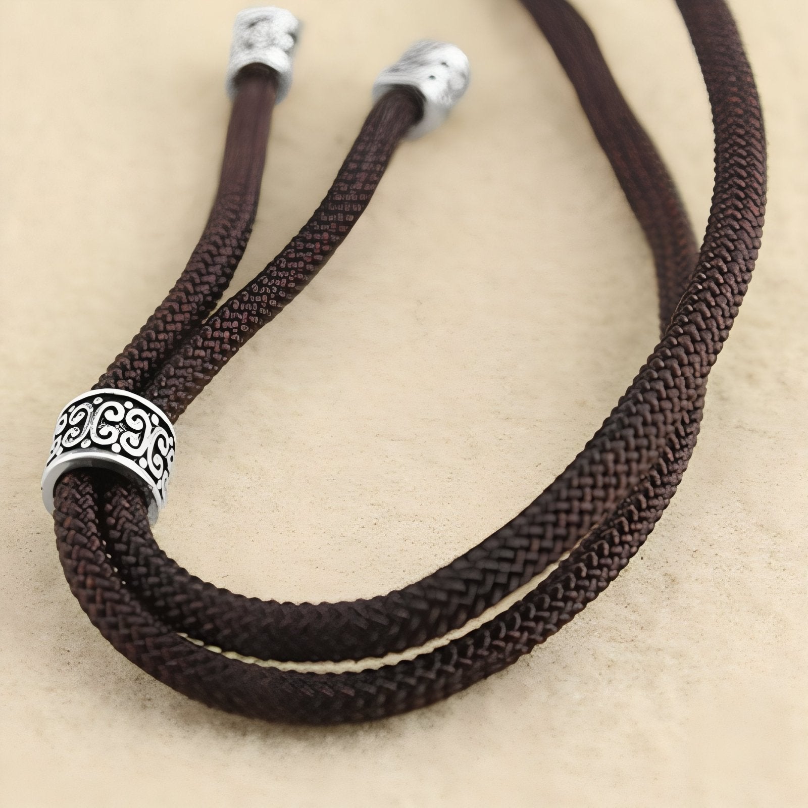 Collier pendentif éléphant en bois d’ébène, avec alliage métallique et perle de verre, style bohème