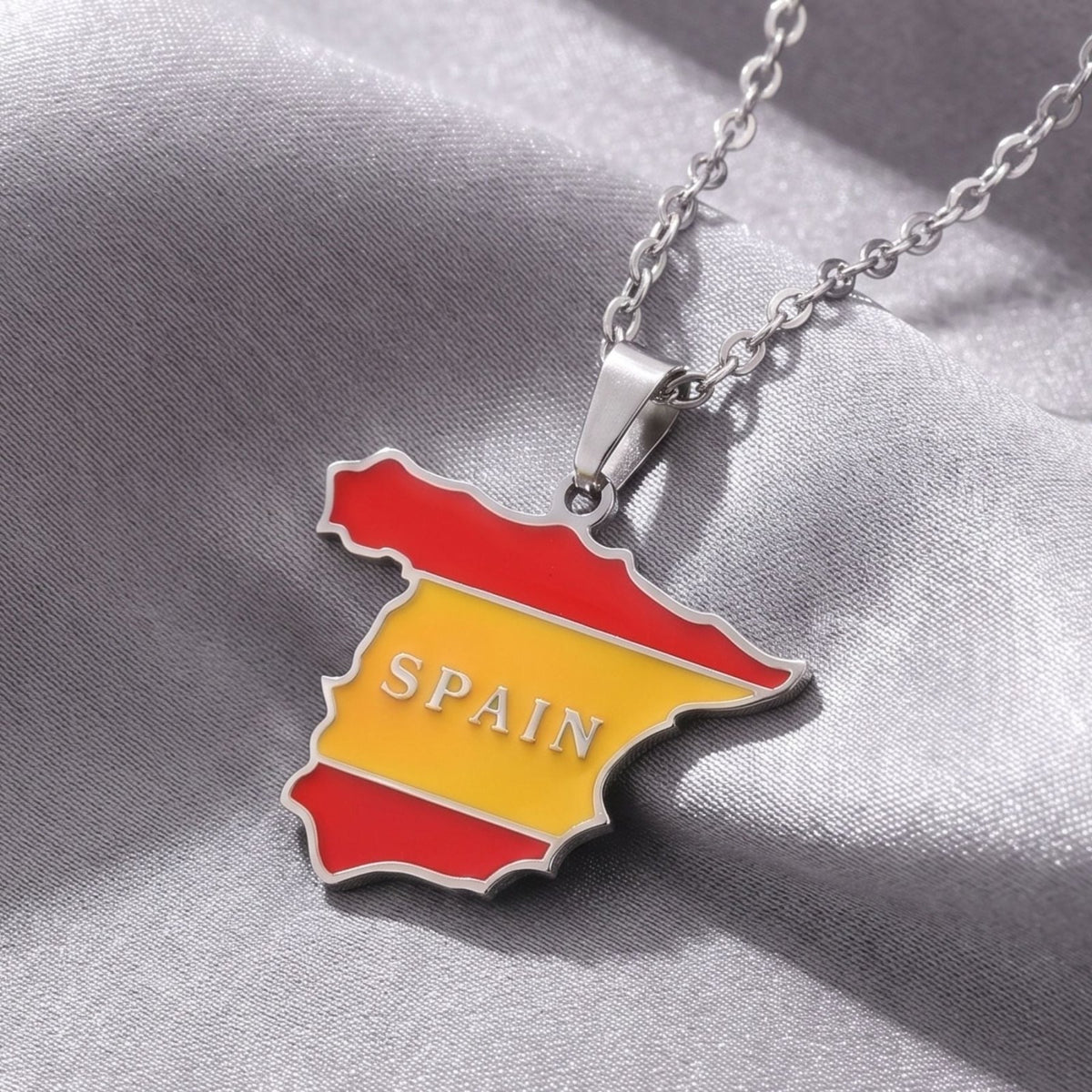 Collier pendentif Espagne unisexe, en acier inoxydable, pendentif émaillé aux couleurs du drapeau espagnol