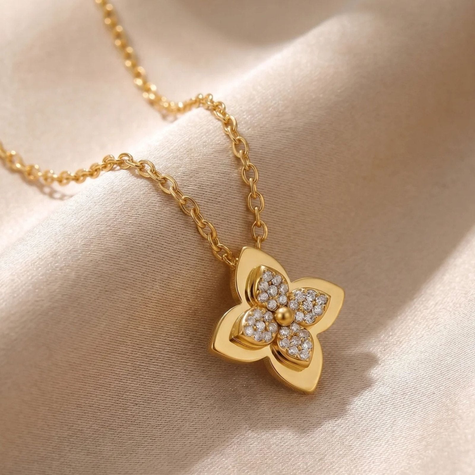 Collier pendentif fleur pour femme, avec zircon brillant, en en acier inoxydable