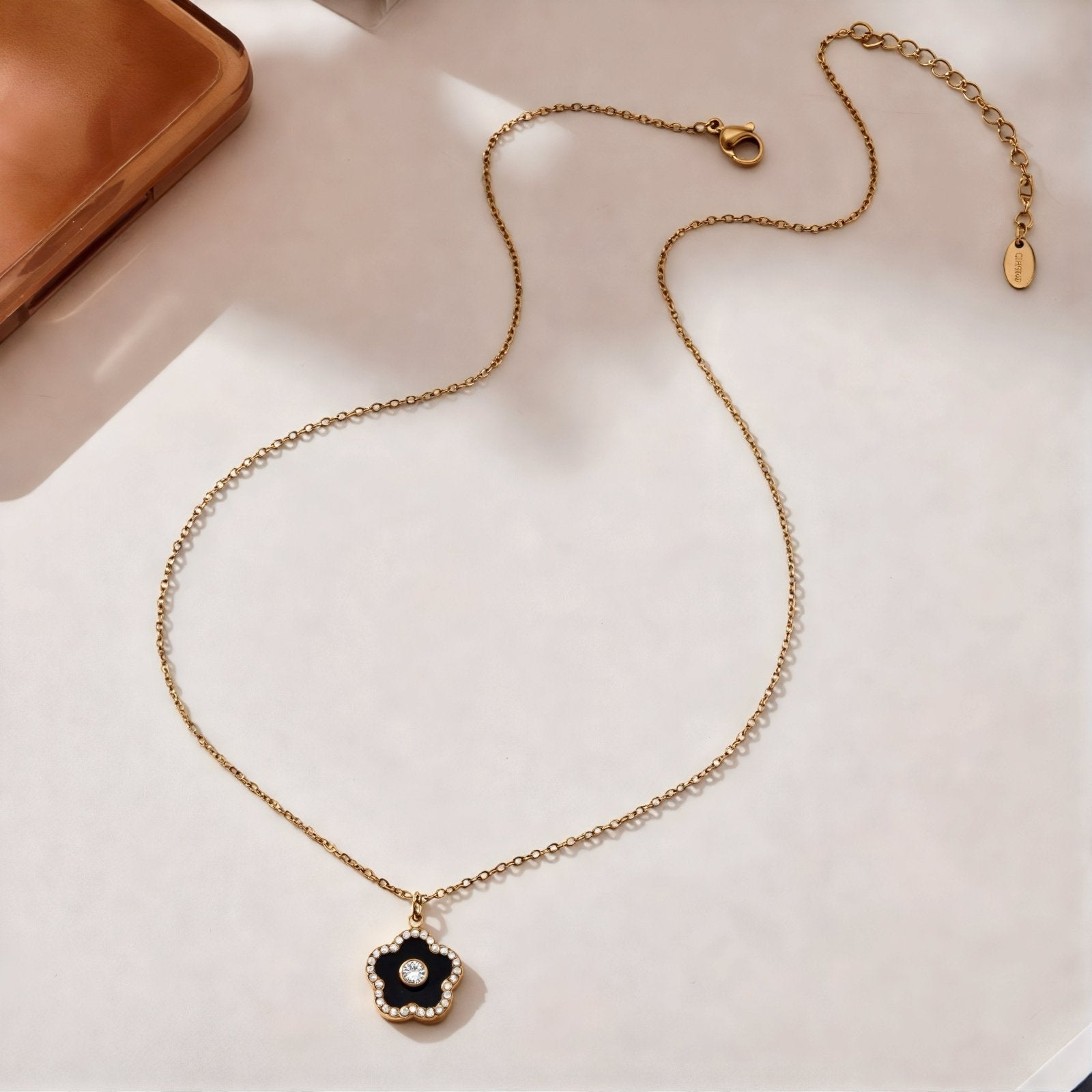 Collier pendentif fleur pour femme, avec zircon et agate, en acier inoxydable