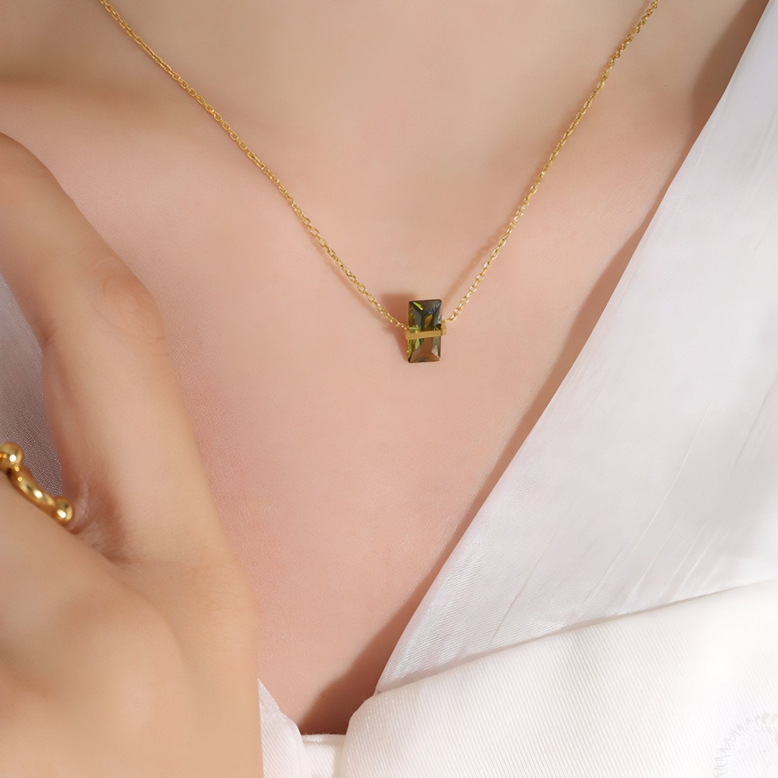 Collier pendentif géométrique pour femme, avec zircon coloré, en acier inoxydable, style moderne