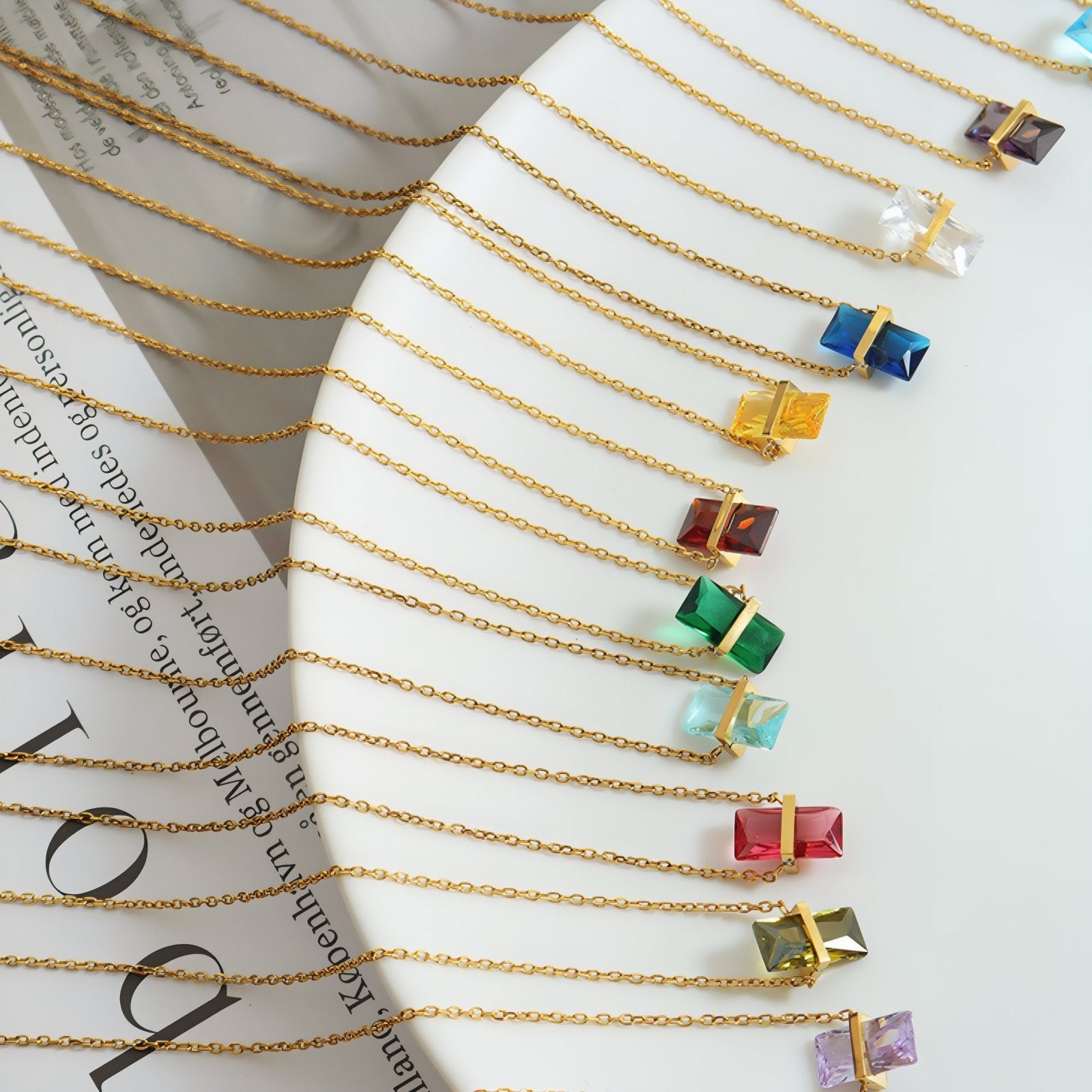 Collier pendentif géométrique pour femme, avec zircon coloré, en acier inoxydable, style moderne