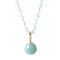 Collier pendentif goutte en pierre naturelle Amazonite, maille fine dorée et perles bleues, style bohème