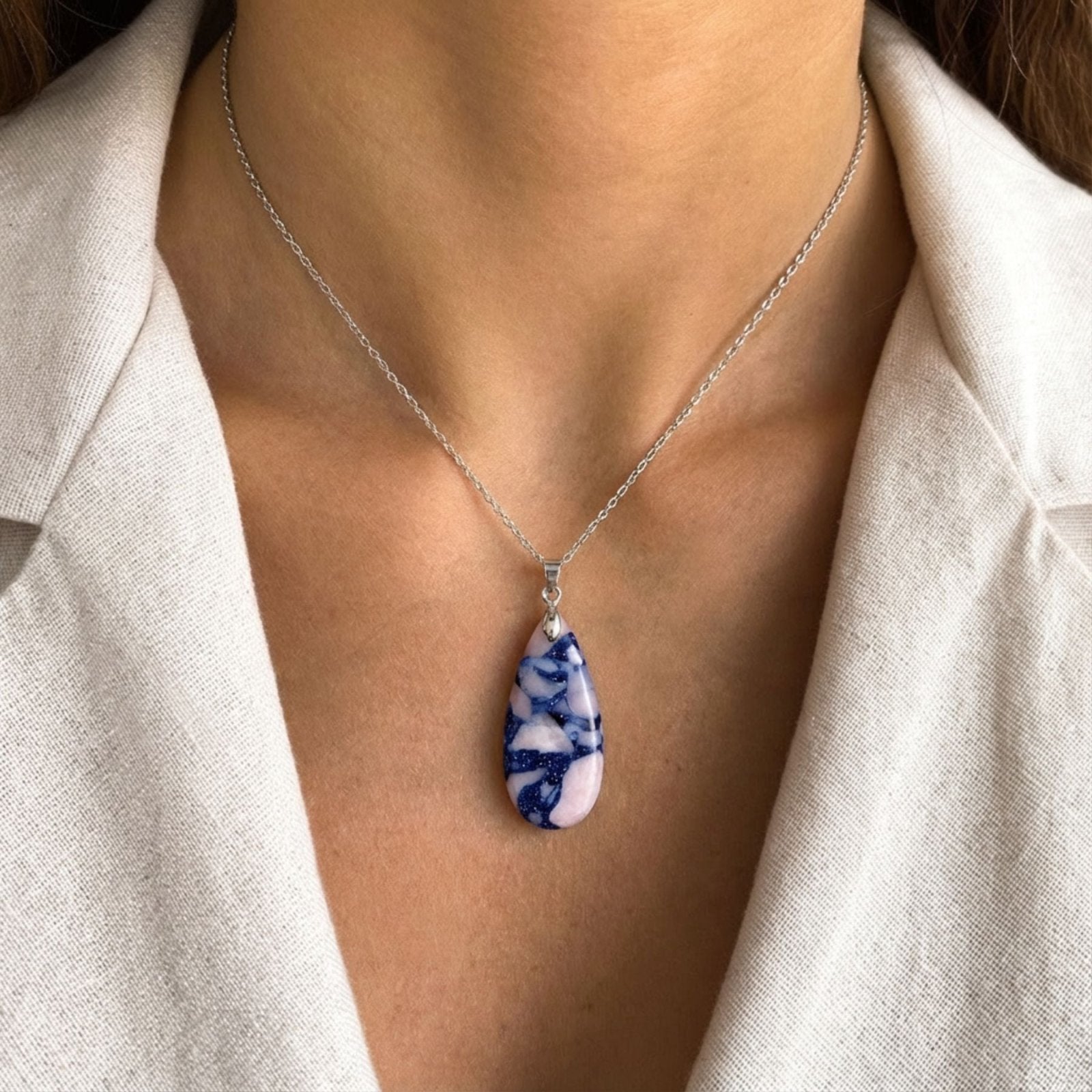 Collier pendentif goutte en pierre naturelle, aventurine et lapis lazuli, style bohème chic