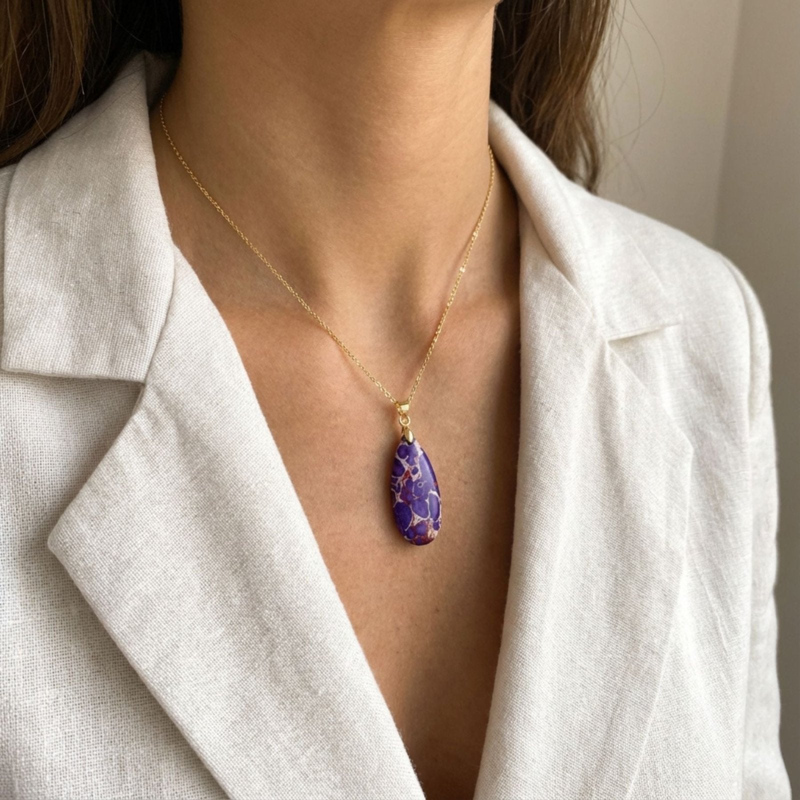 Collier pendentif goutte, en pierres naturelles marbrées, style bohème chic