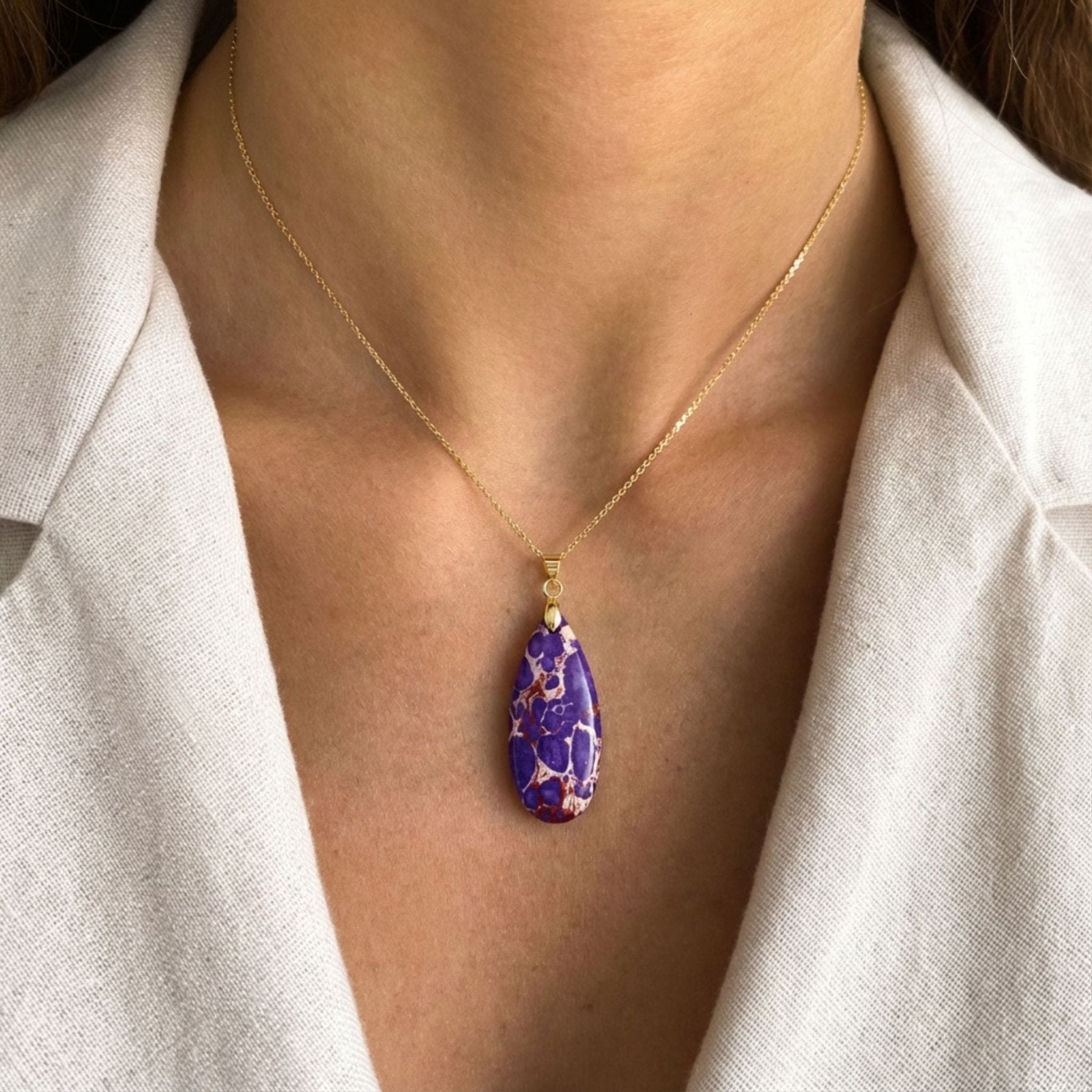 Collier pendentif goutte, en pierres naturelles marbrées, style bohème chic