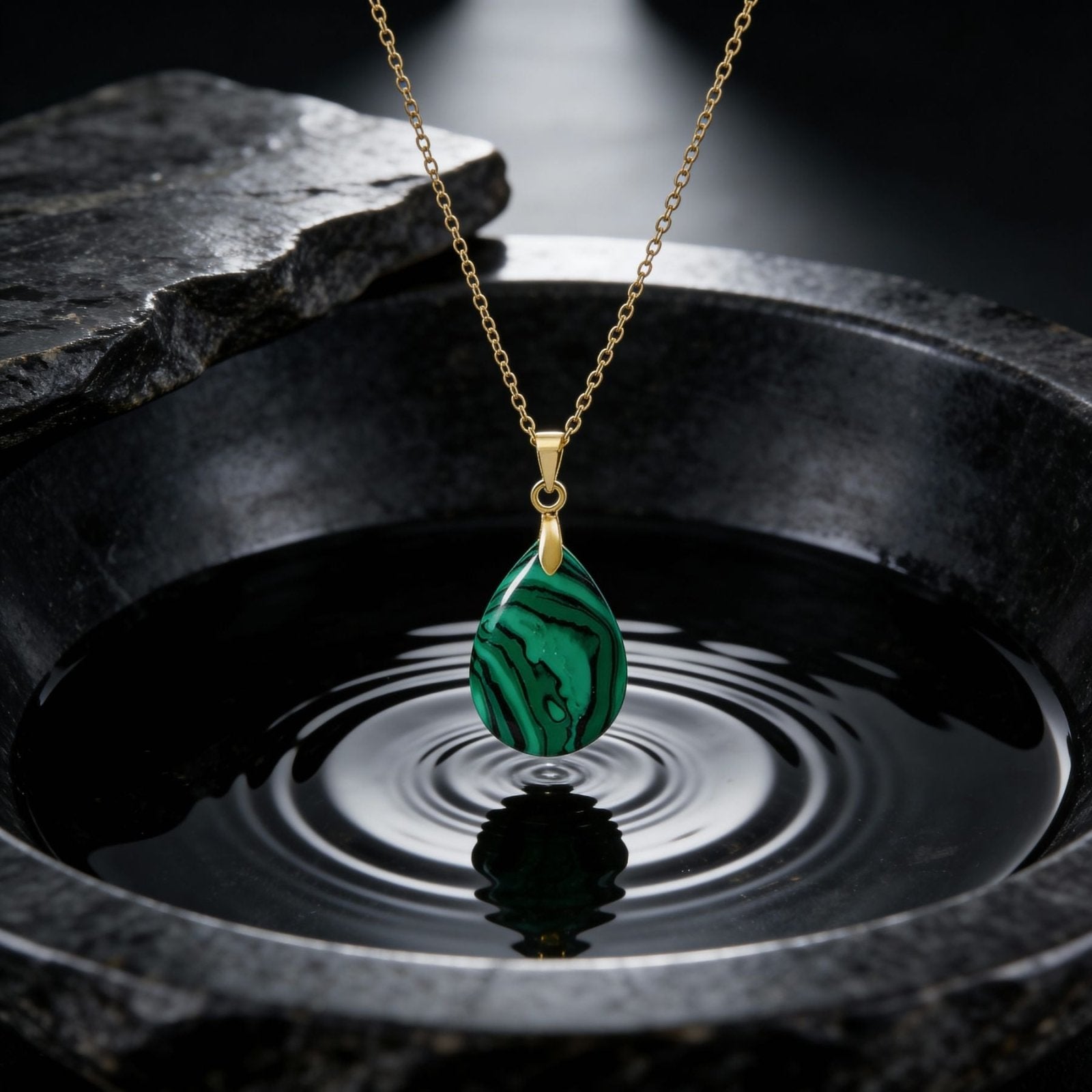 Collier pendentif goutte pour femme, en pierre naturelle malachite, style bohème chic
