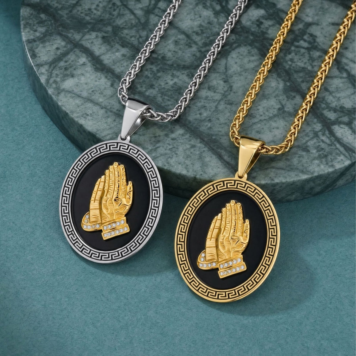 Collier pendentif mains en prière pour homme, en acier inoxydable, médaillon ovale avec motif religieux