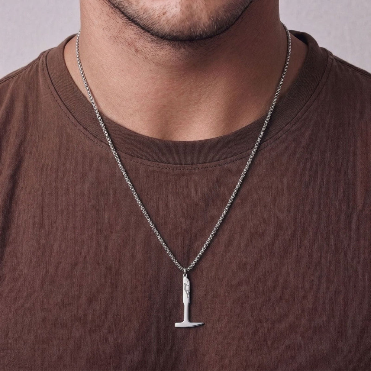 Collier pendentif marteau pour homme, en acier titane, outil de métier avec message inspirant gravé