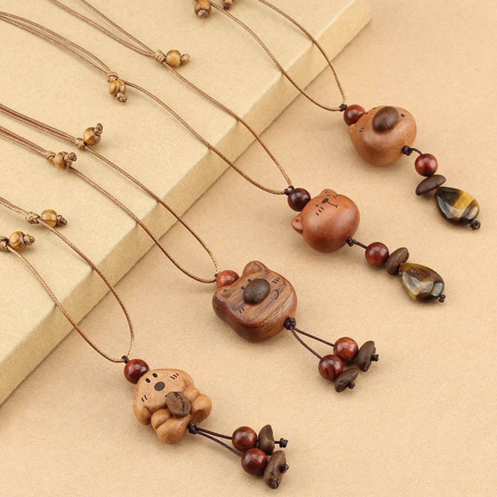 Collier pendentif ourson, chien, chat ou étoile en bois naturel, avec perles en bois et cordon ajustable