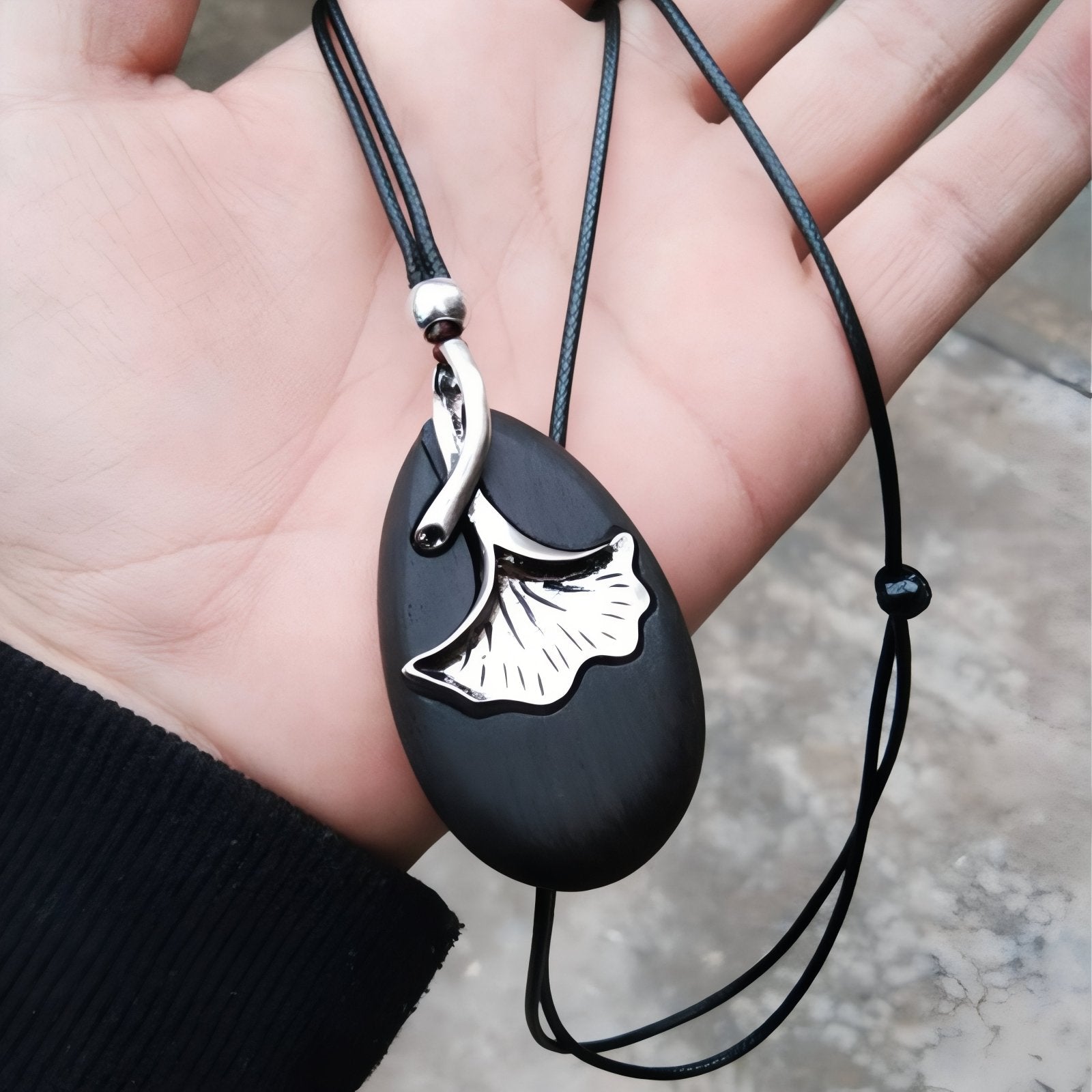 Collier pendentif ovale en bois d’ébène noir pour femme, avec alliage métallique, style bohème