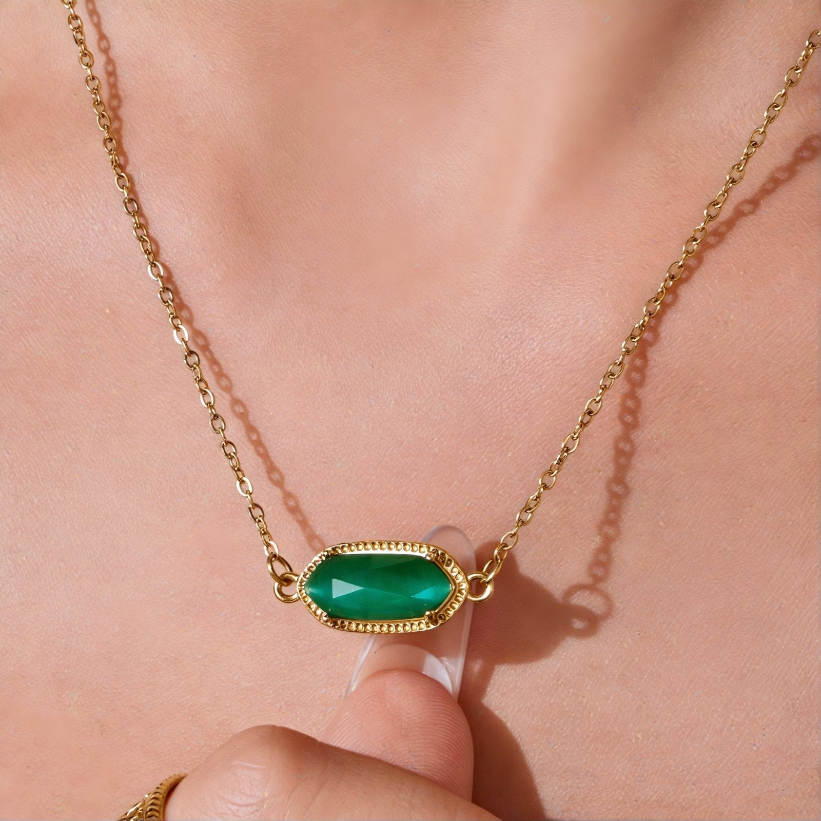 Collier pendentif ovale pour femme, avec pierre cristal, en acier inoxydable