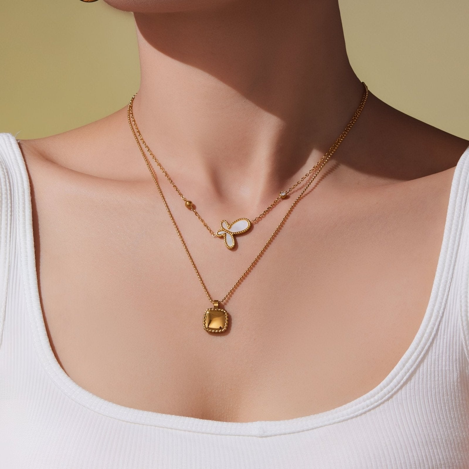 Collier pendentif papillon pour femme, avec zircon et coquillage, en acier inoxydable