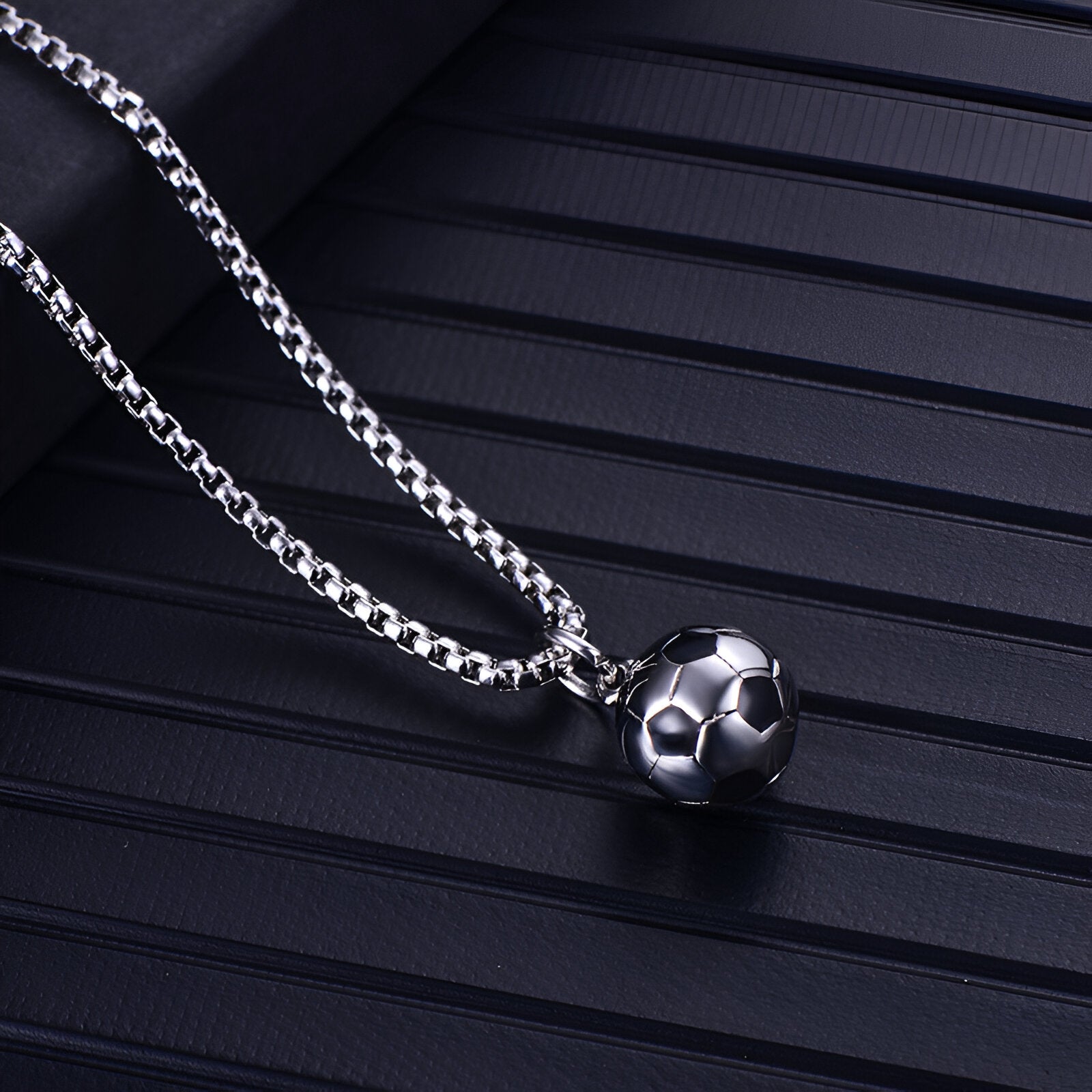 Collier pendentif pendentif ballon de football en acier inoxydable, couleur or ou argent, pour homme, modèle Soka