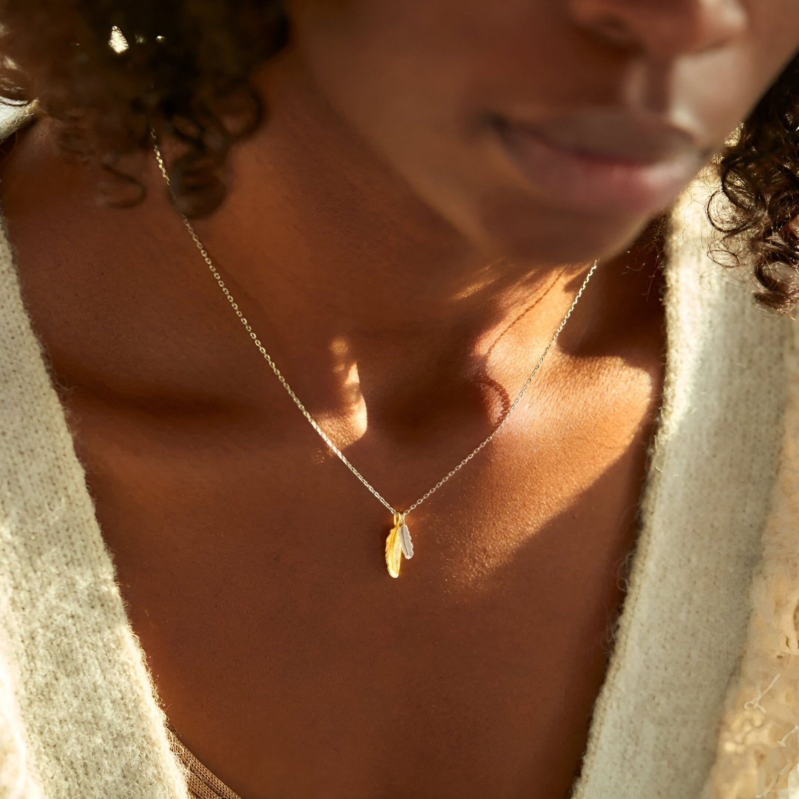 Collier pendentif plume double en argent 925, finition dorée et argentée, style bohème féminin, modèle Elaya