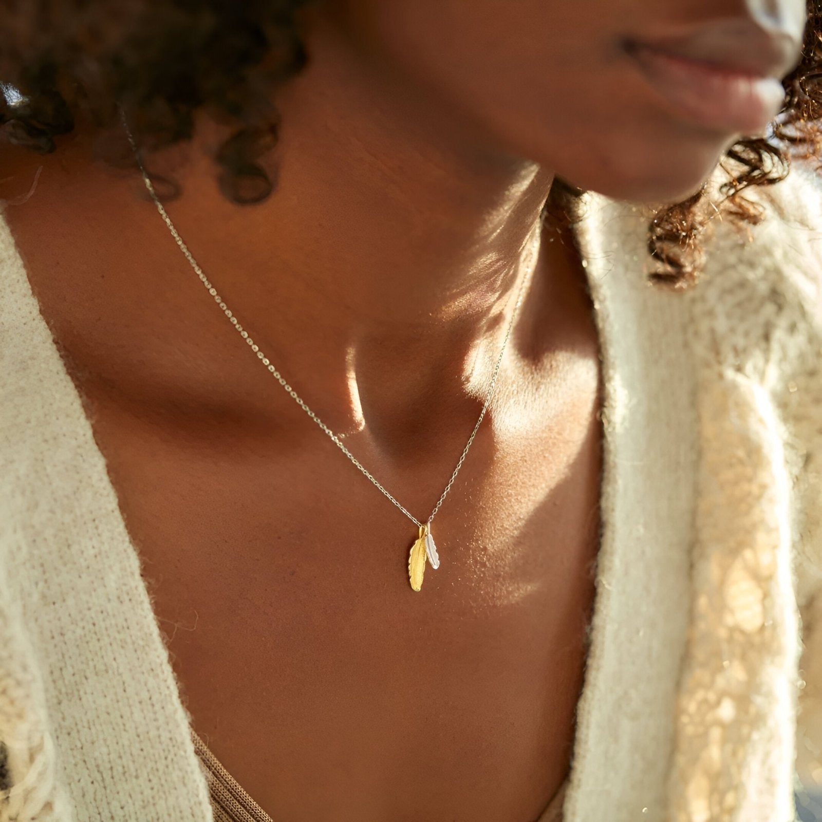 Collier pendentif plume double en argent 925, finition dorée et argentée, style bohème féminin, modèle Elaya