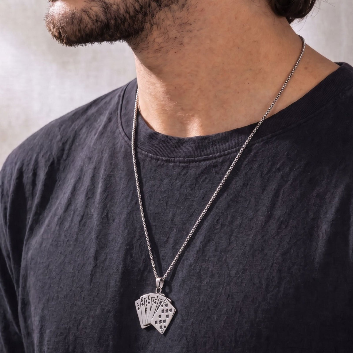 Collier pendentif quinte flush royale pour homme, en acier inoxydable, éventail de cartes de poker