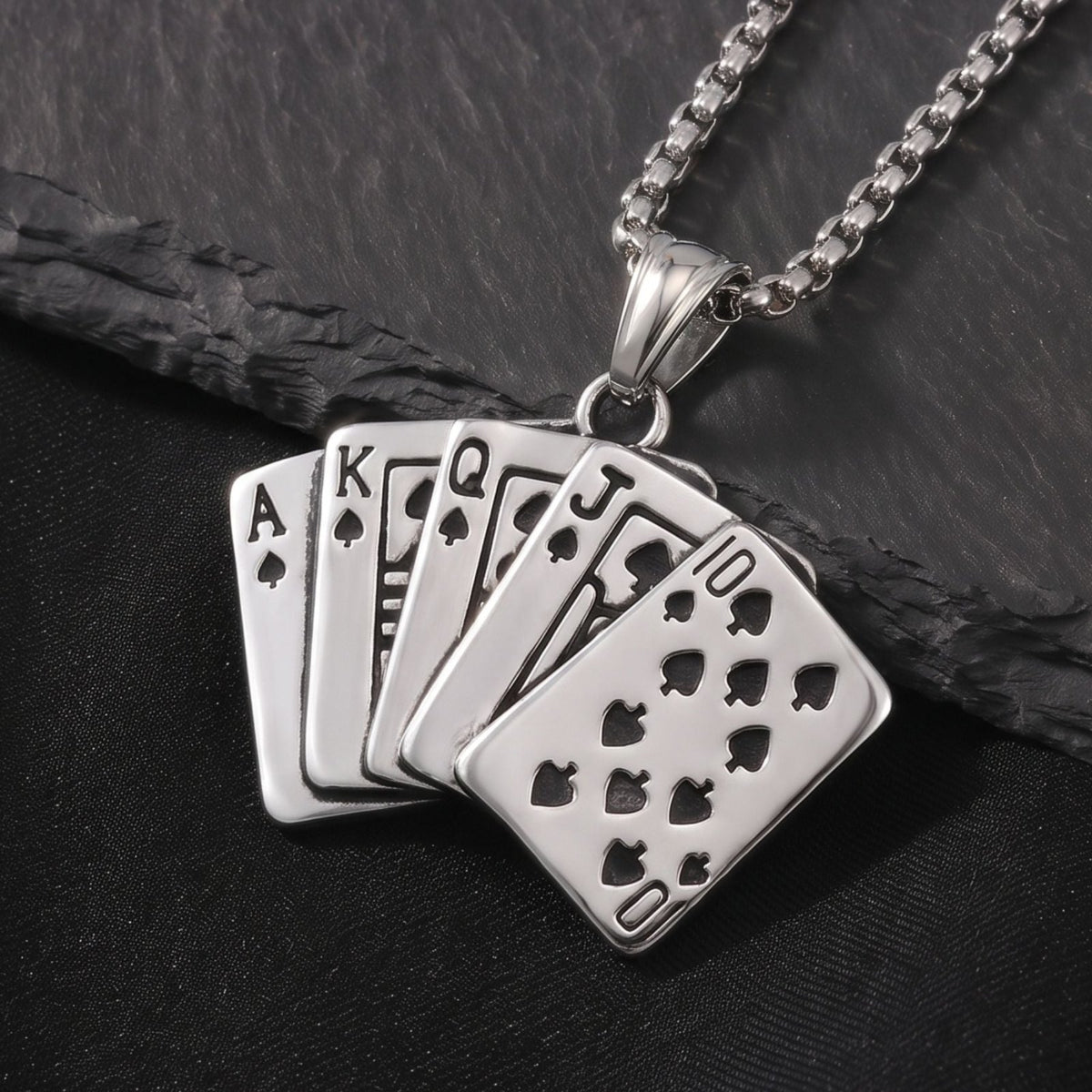 Collier pendentif quinte flush royale pour homme, en acier inoxydable, éventail de cartes de poker