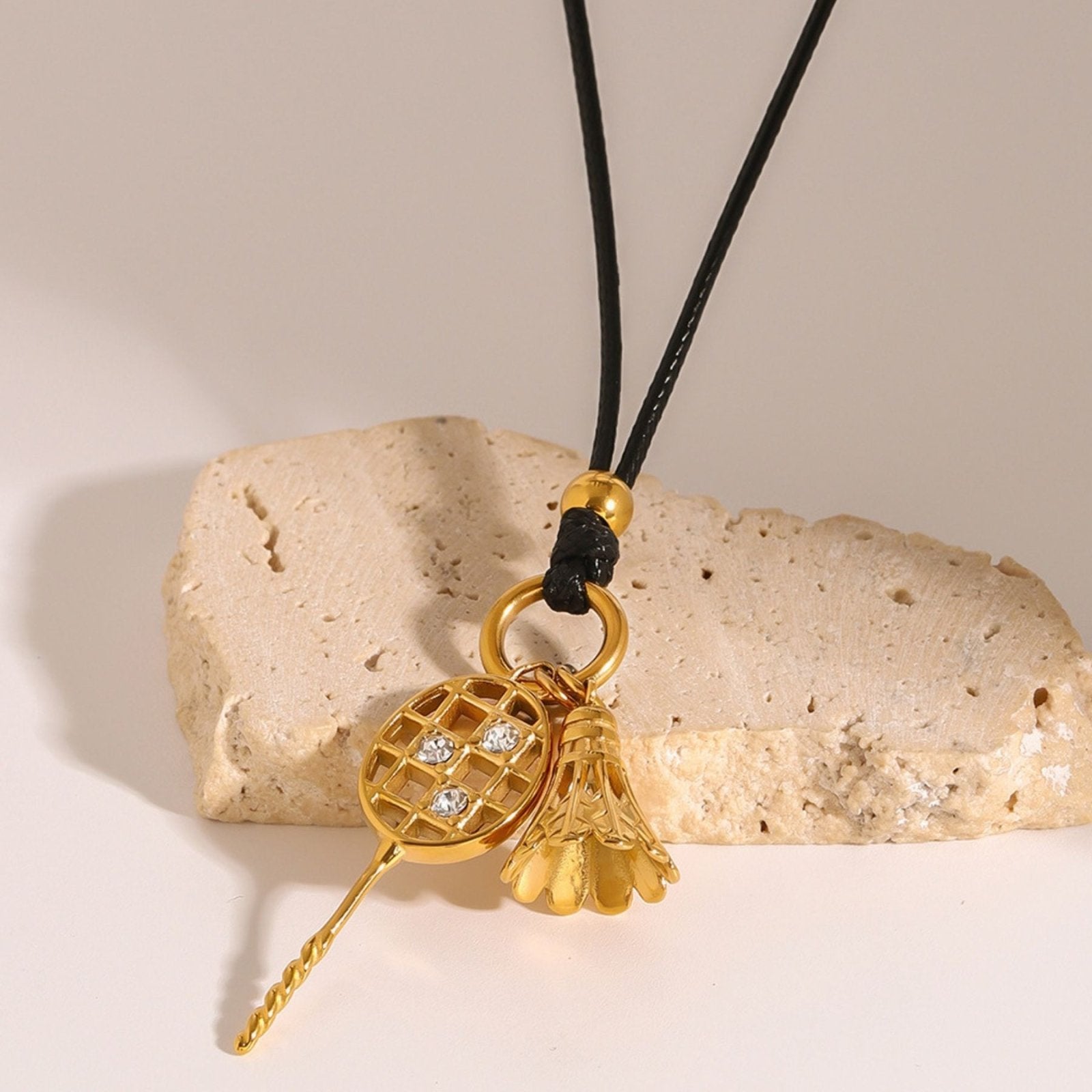 Collier pendentif raquette de tennis, en acier inoxydable, style minimaliste