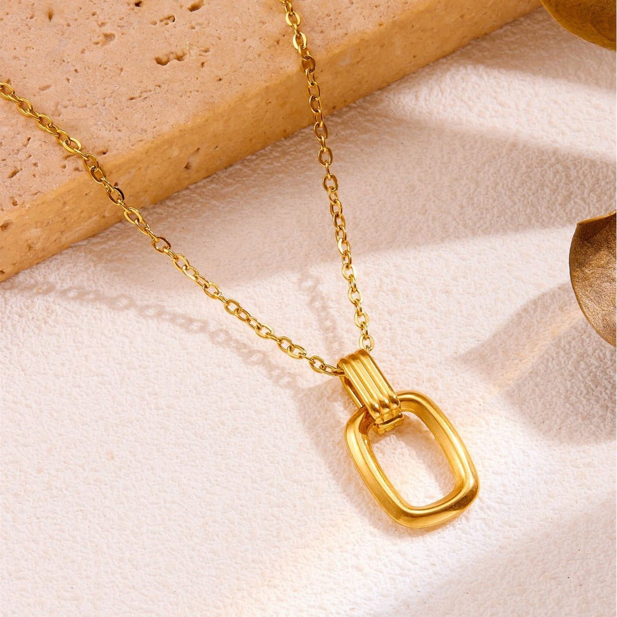 Collier pendentif rectangle, style minimaliste, acier inoxydable plaqué or 18K