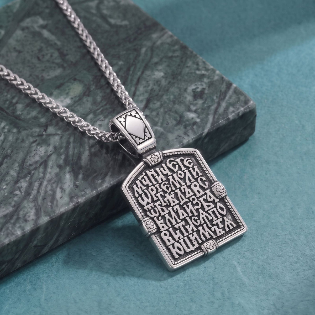 Collier pendentif religieux pour homme, en acier inoxydable, design médiéval avec Saint Georges et dragon