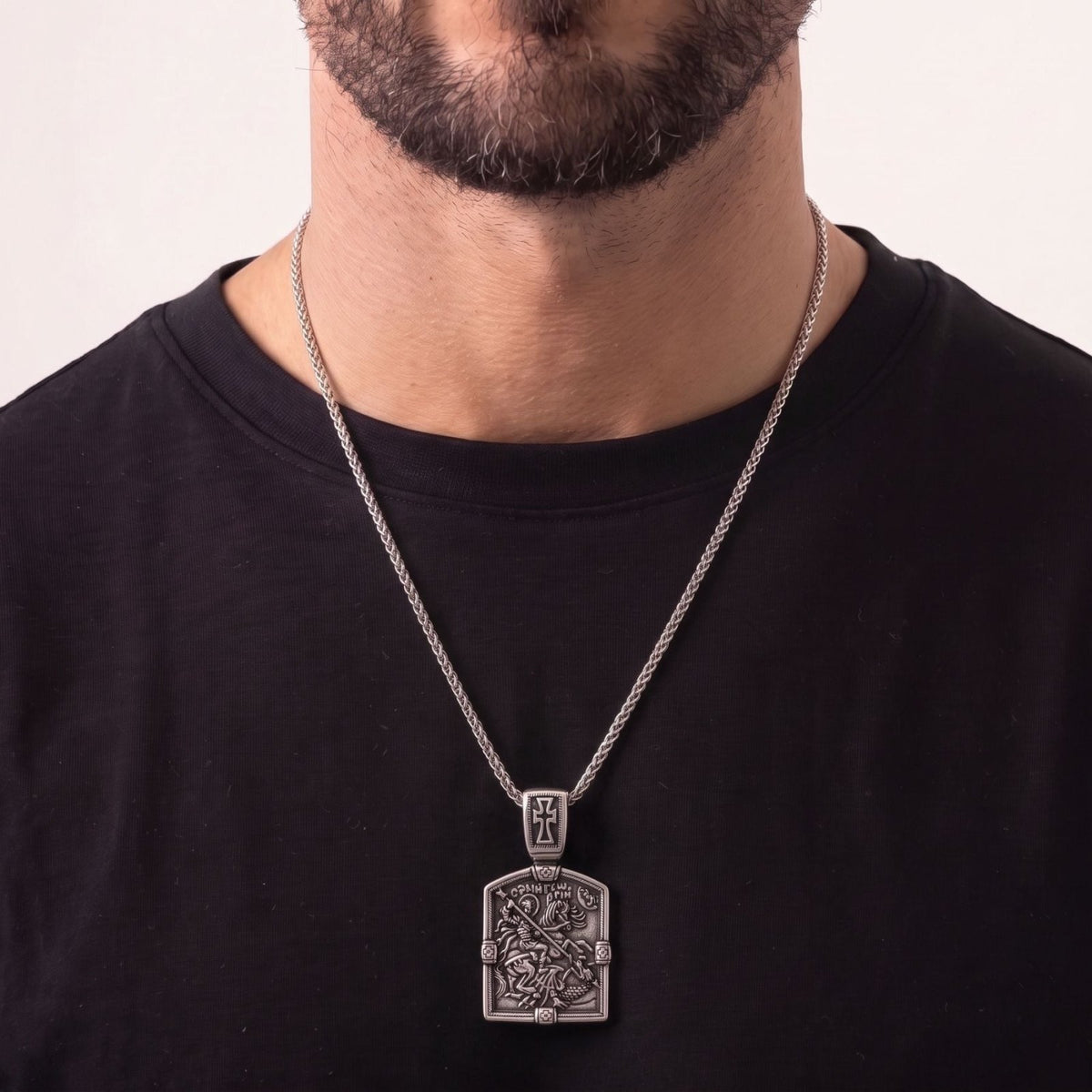 Collier pendentif religieux pour homme, en acier inoxydable, design médiéval avec Saint Georges et dragon